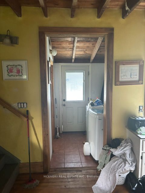 112 Queen Street W Property Photo 7