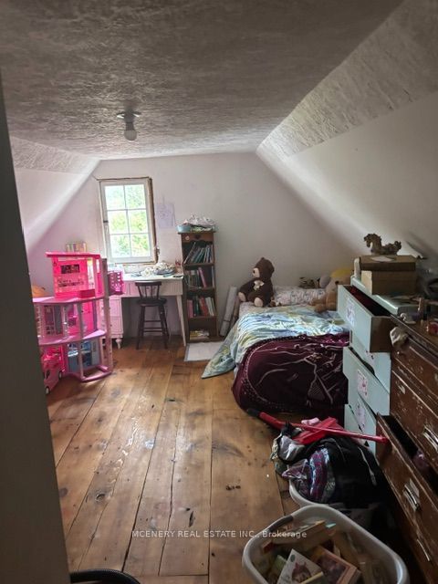 112 Queen Street W Property Photo 16