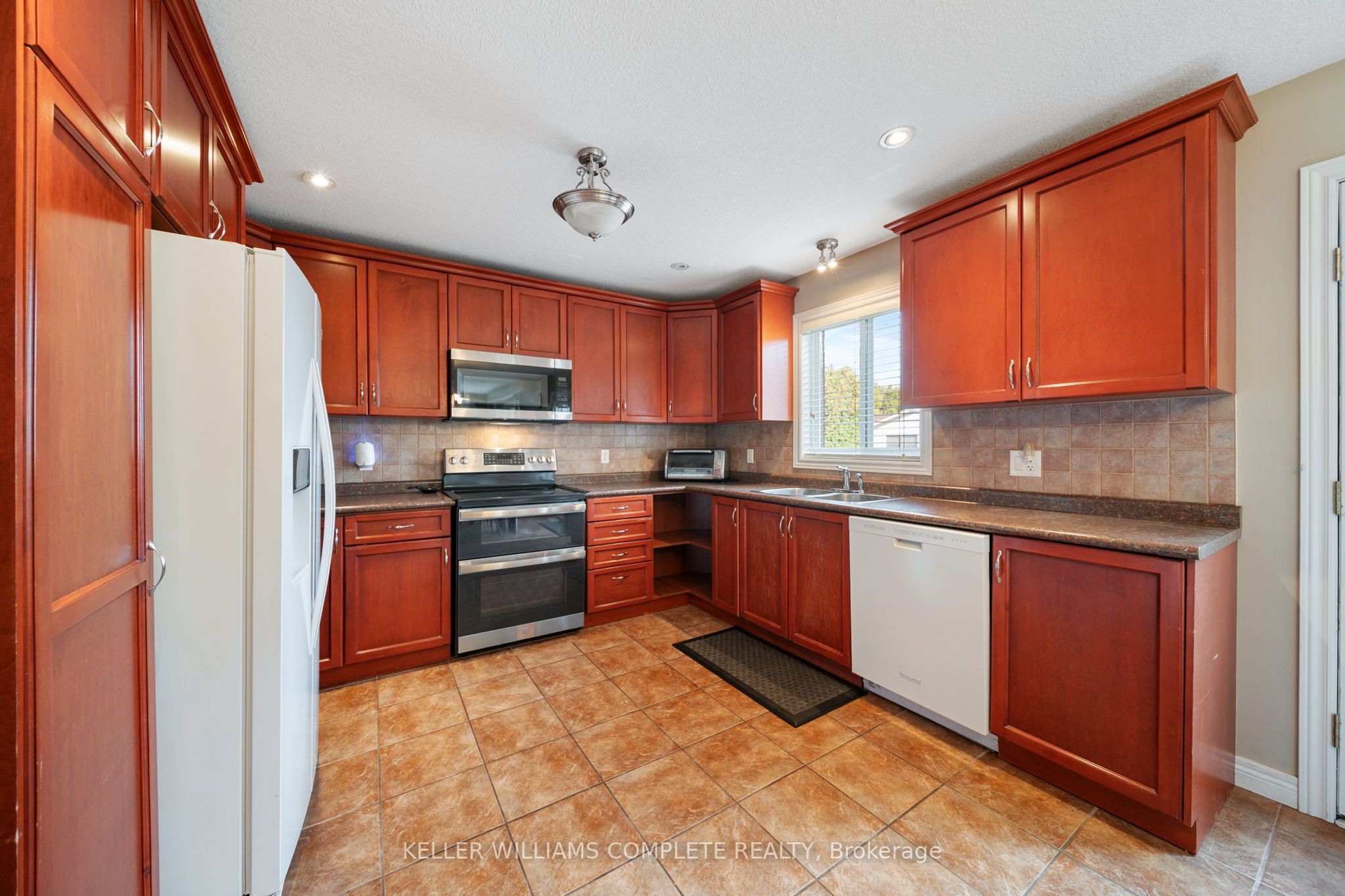 386 Old Mud Street Property Photo 11