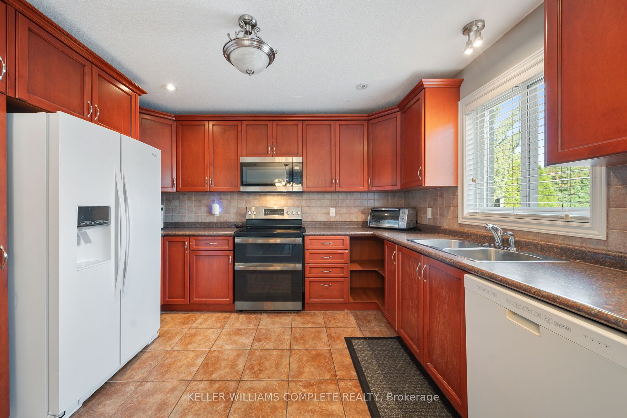 386 Old Mud Street Property Photo 13