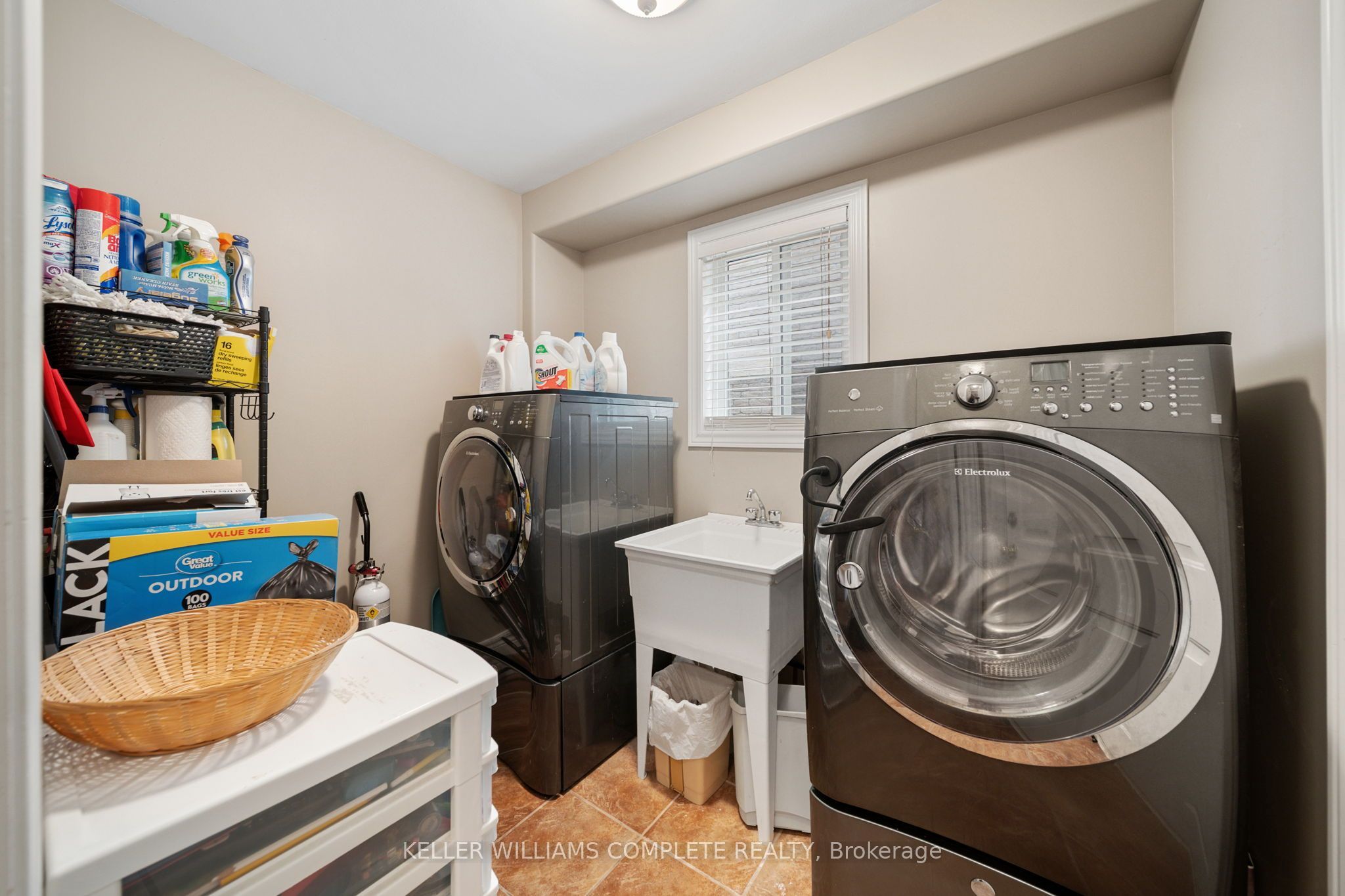 386 Old Mud Street Property Photo 17