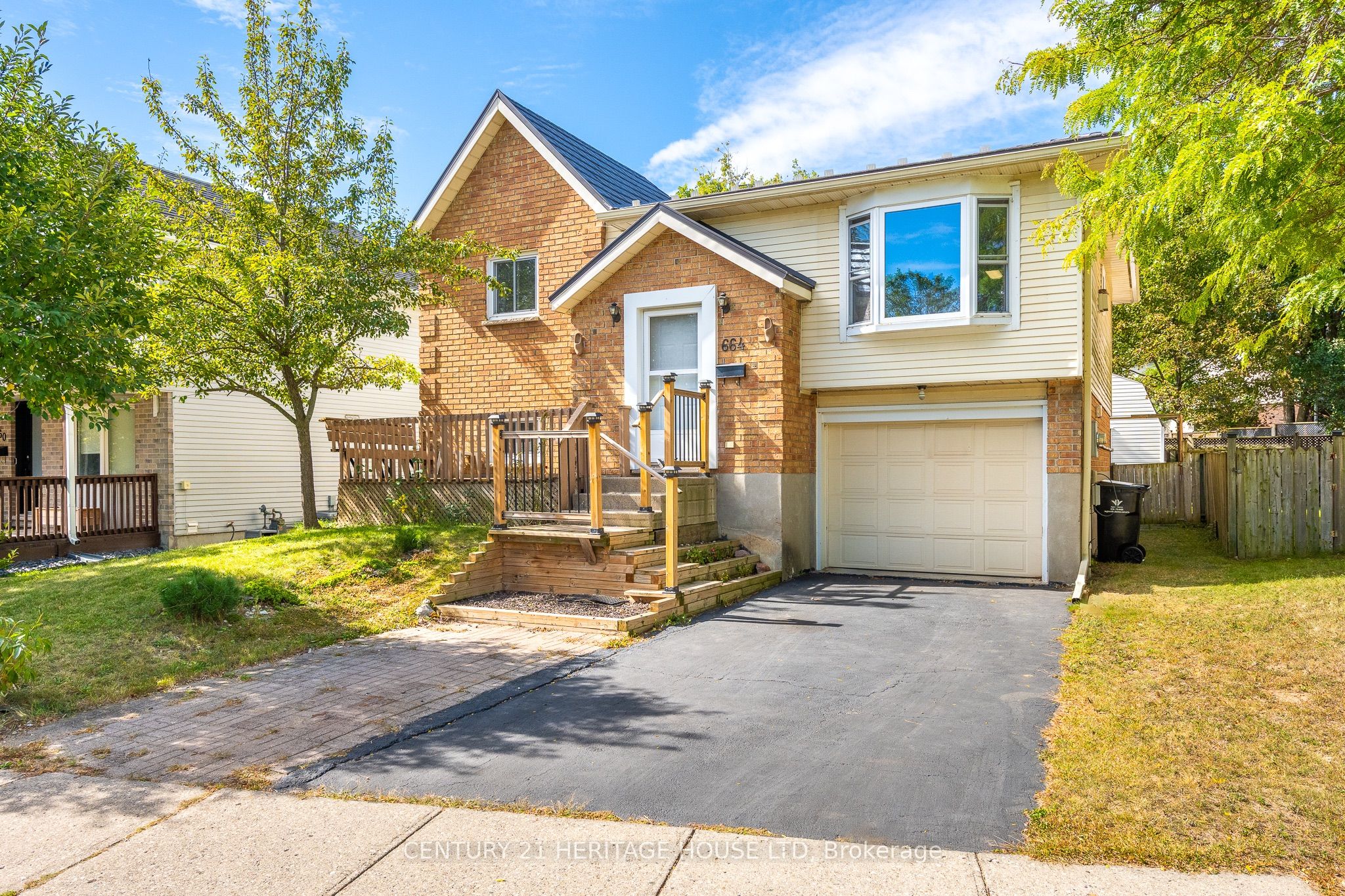 664 Hillview Road Property Photo 1