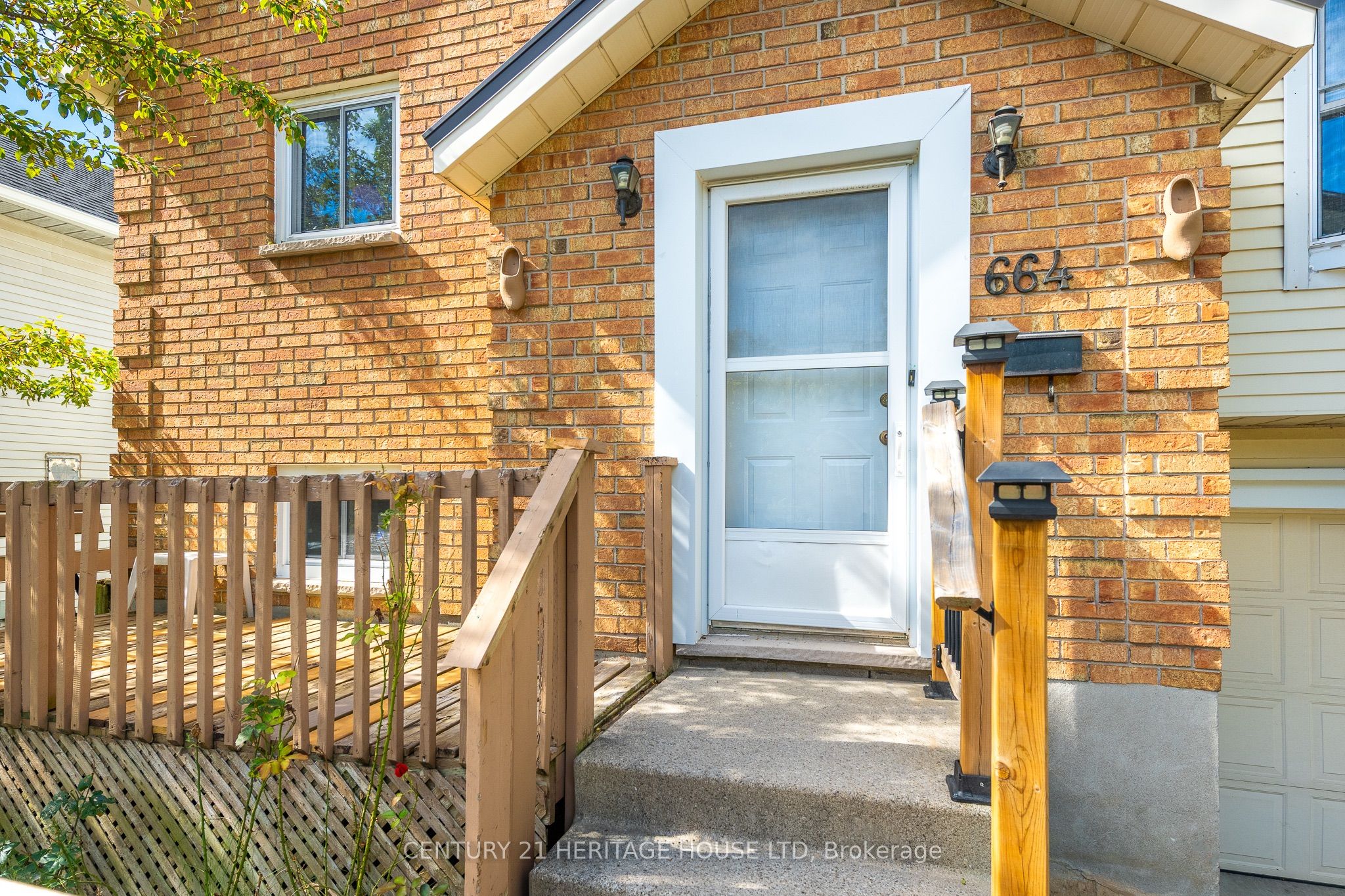 664 Hillview Road Property Photo 6