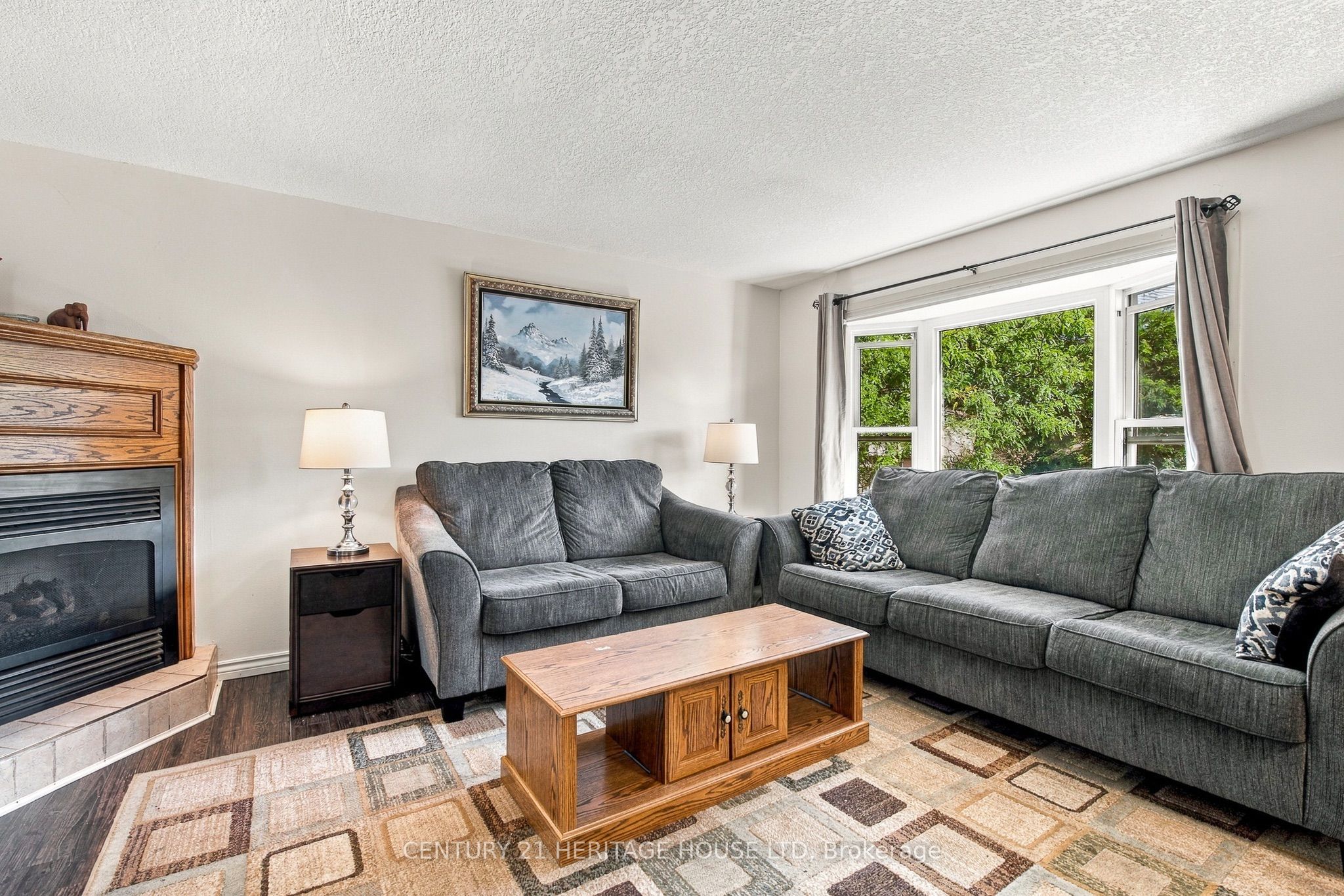 664 Hillview Road Property Photo 9