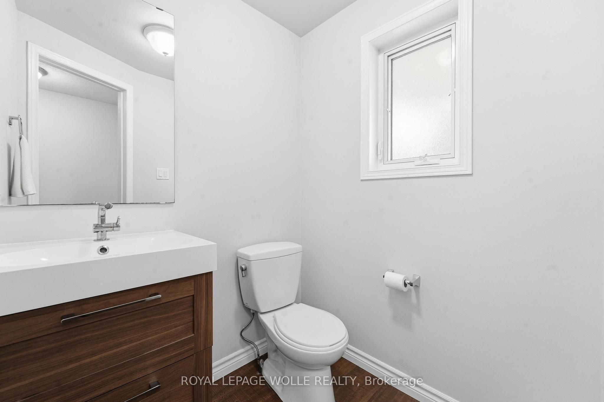 449 Exmoor Street Property Photo 4