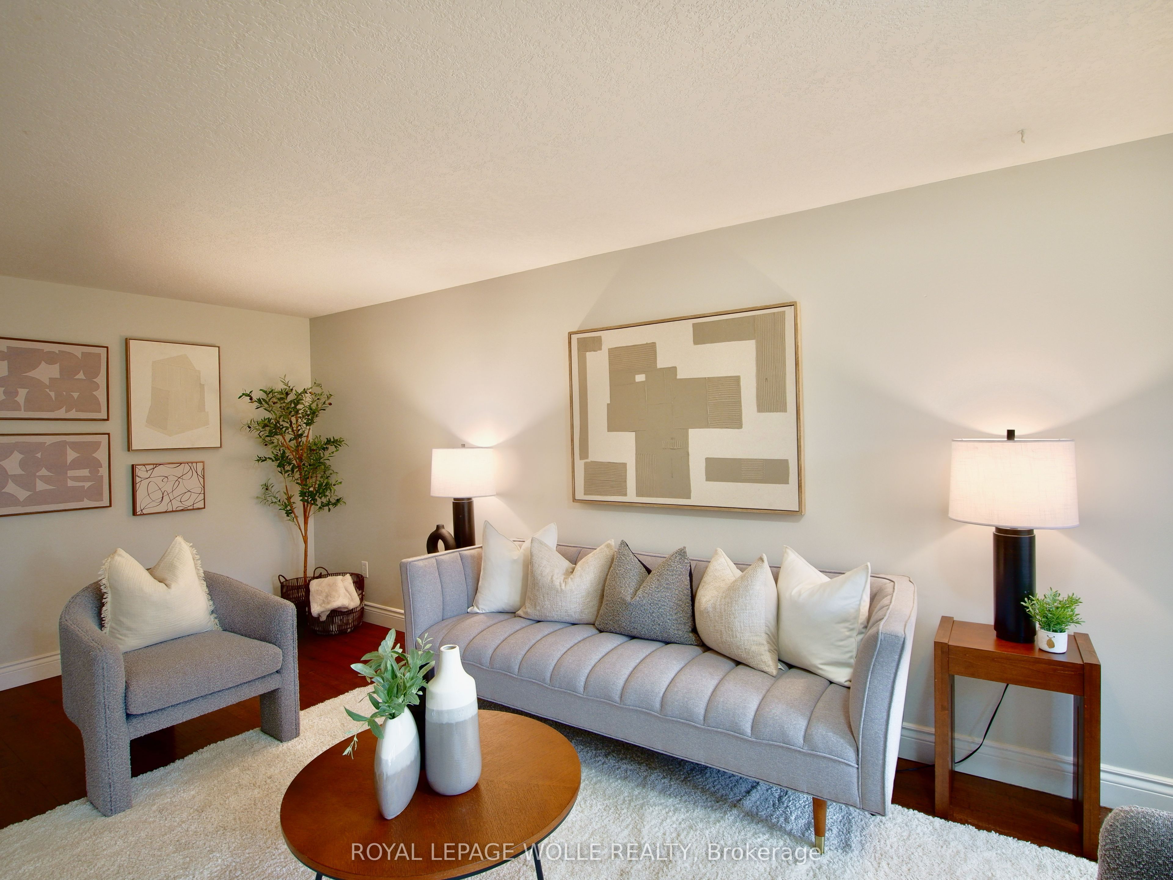 449 Exmoor Street Property Photo 12