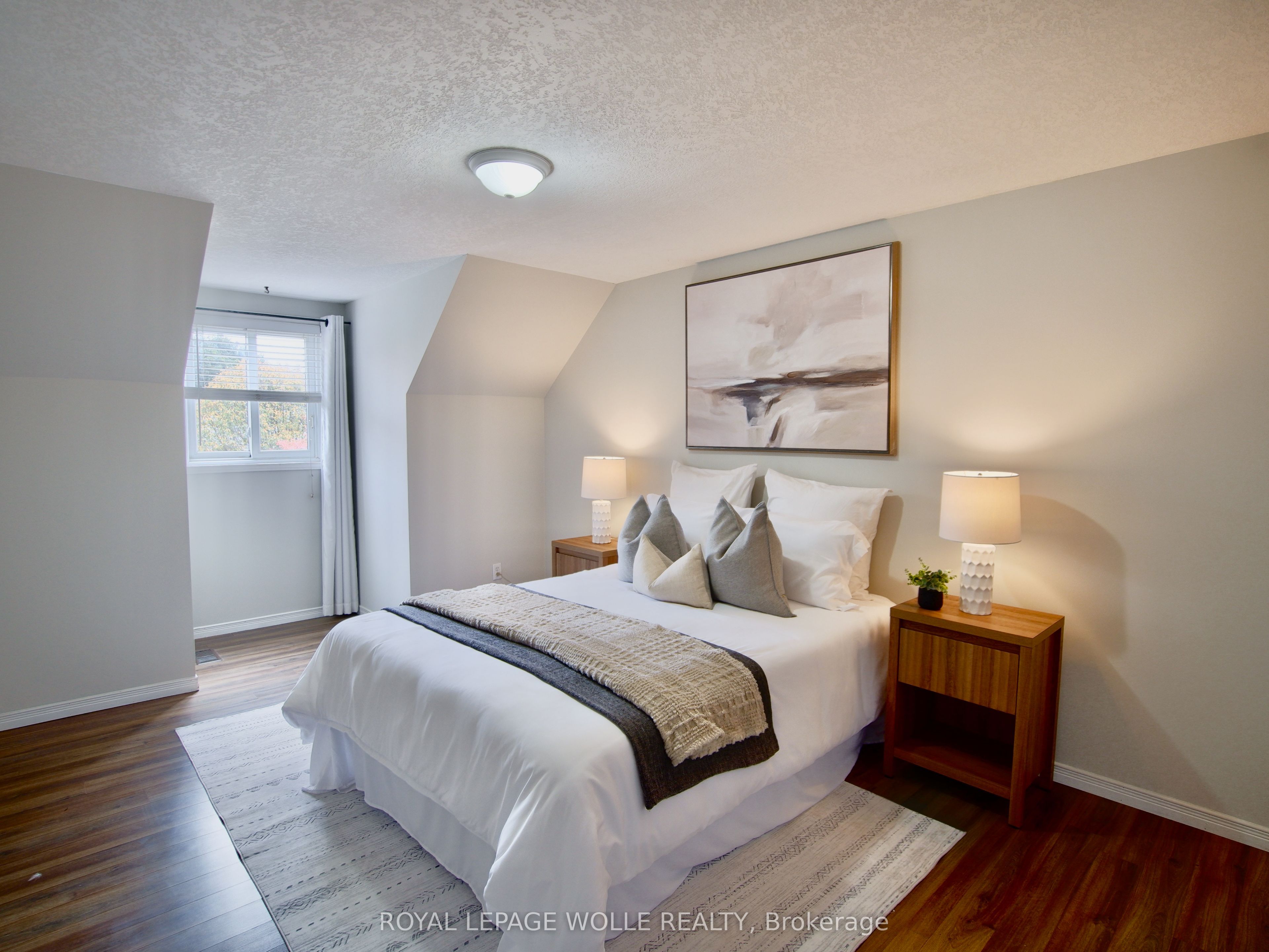 449 Exmoor Street Property Photo 15