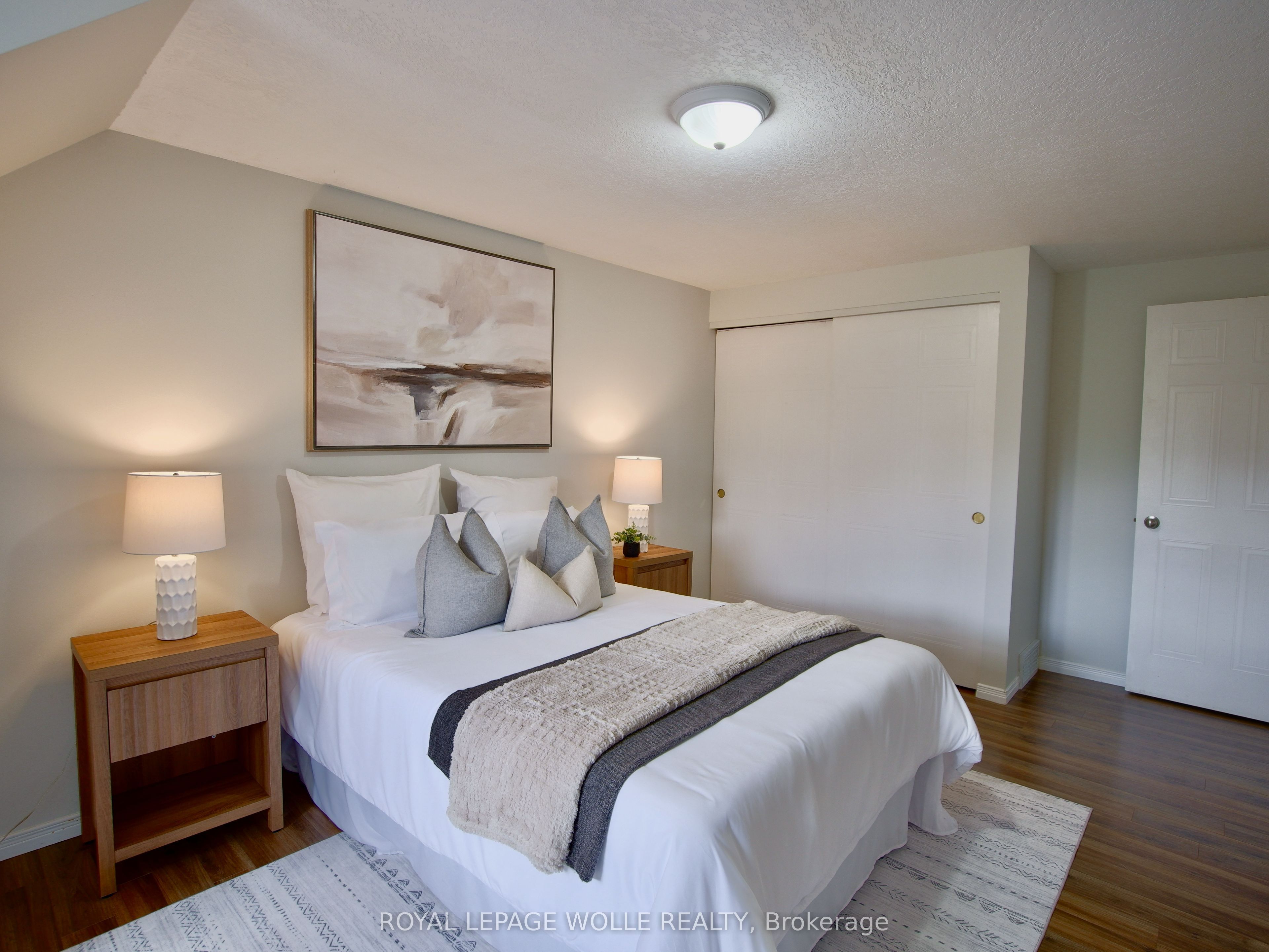 449 Exmoor Street Property Photo 16