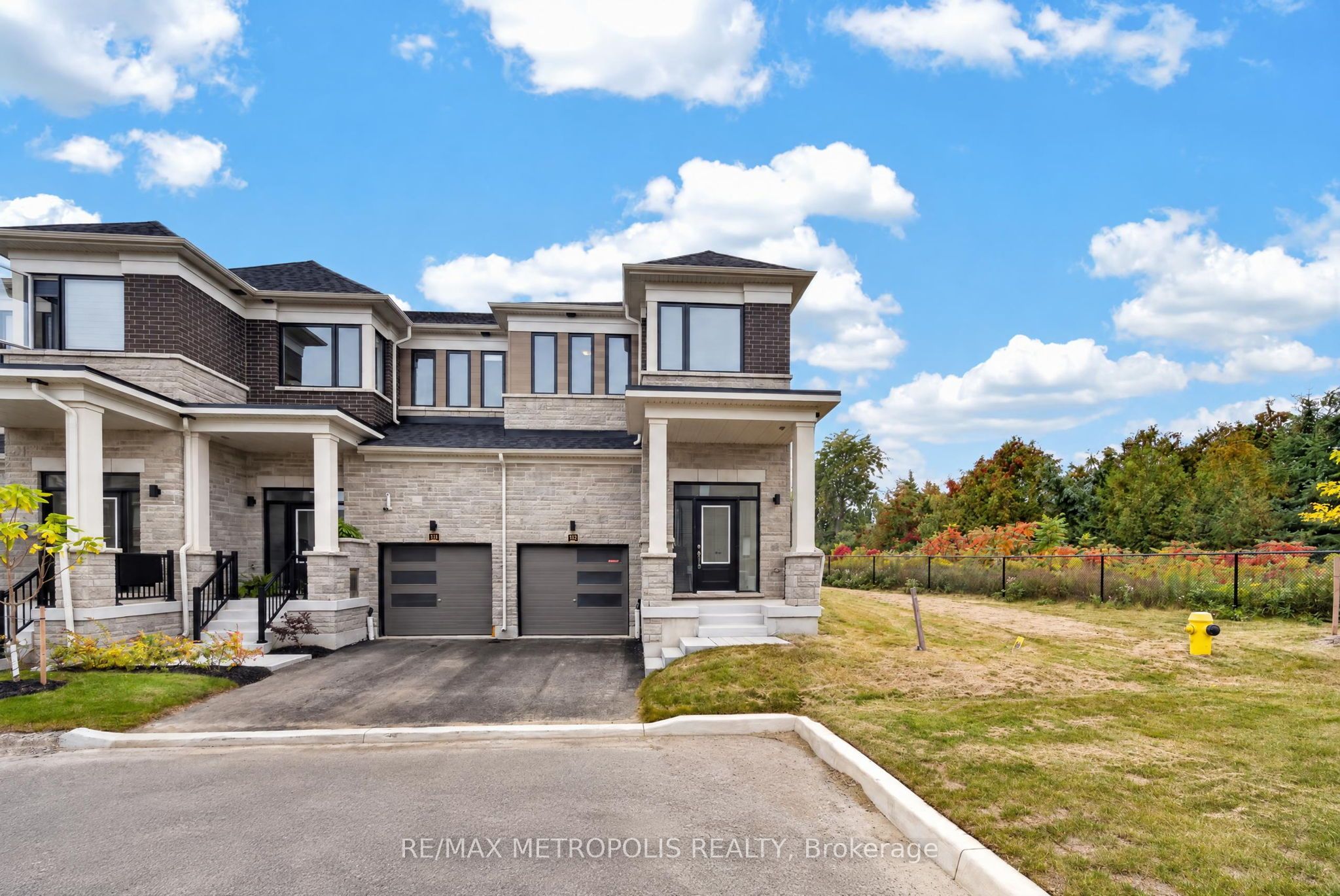 113 Watts Mews Property Photo 1