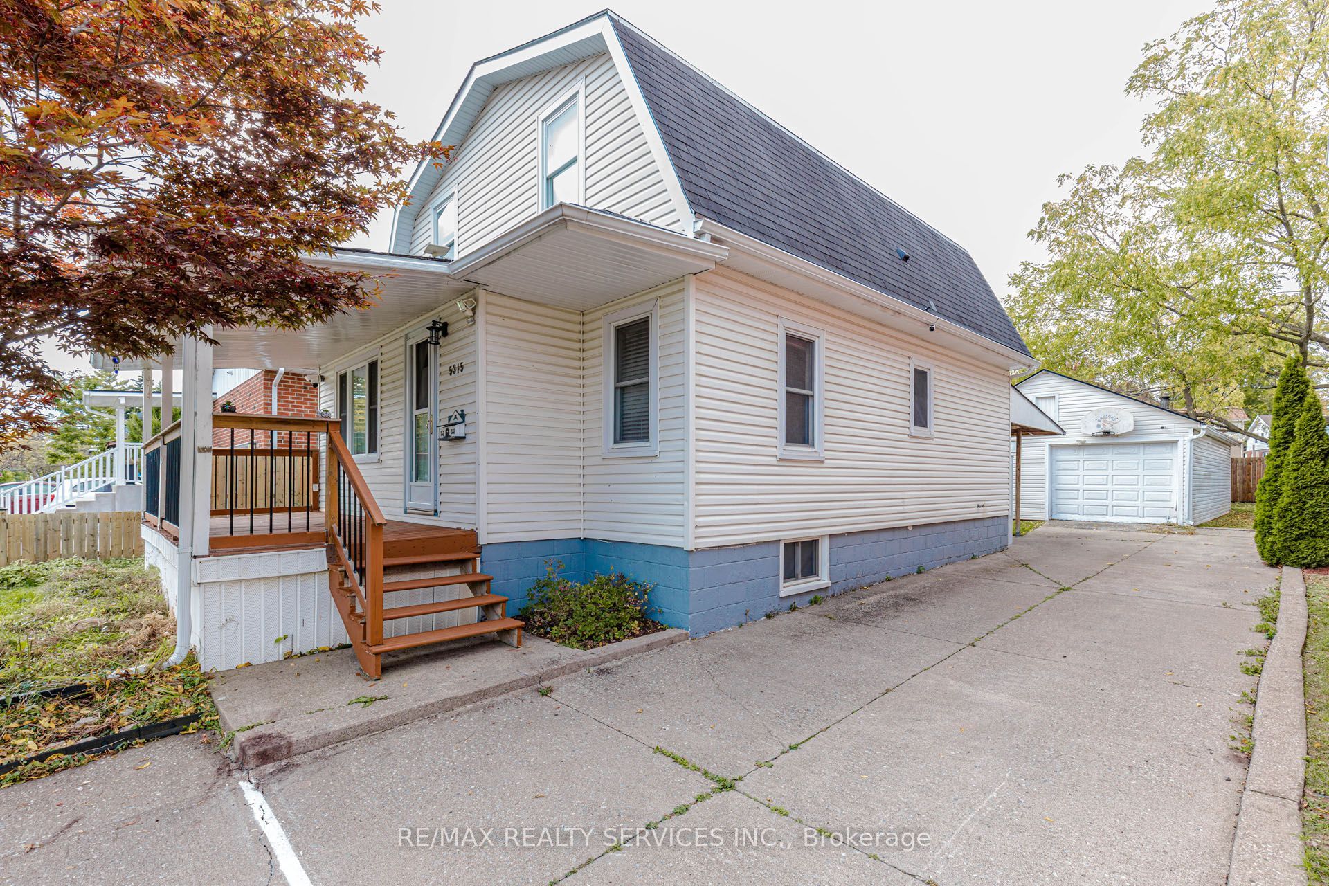 5315 Ontario Avenue Property Photo 2