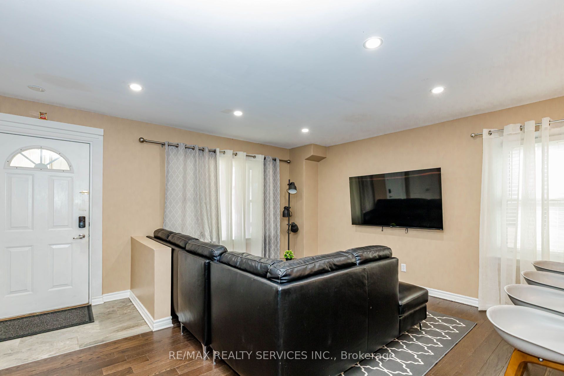 5315 Ontario Avenue Property Photo 4