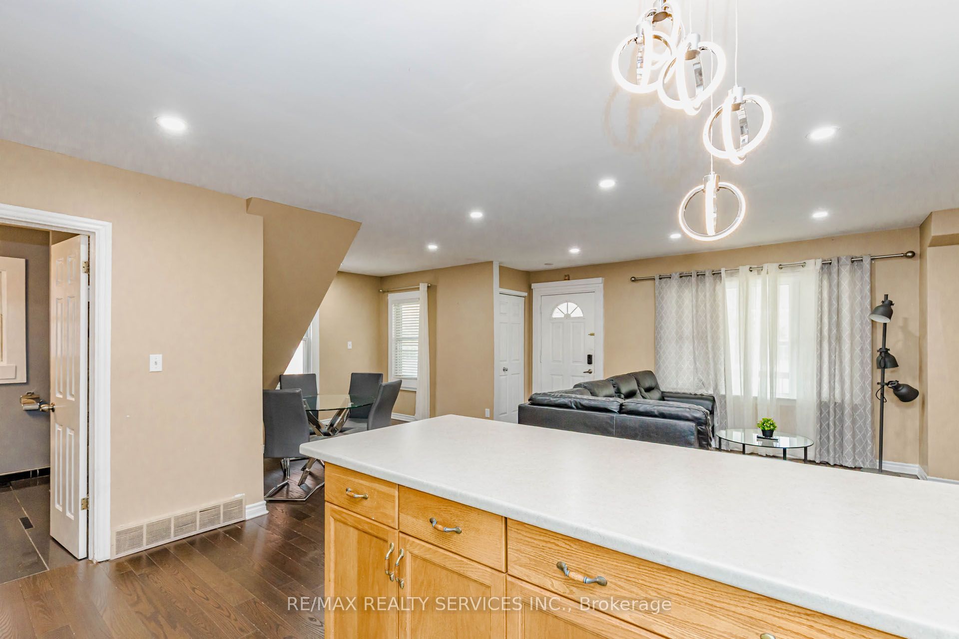 5315 Ontario Avenue Property Photo 7