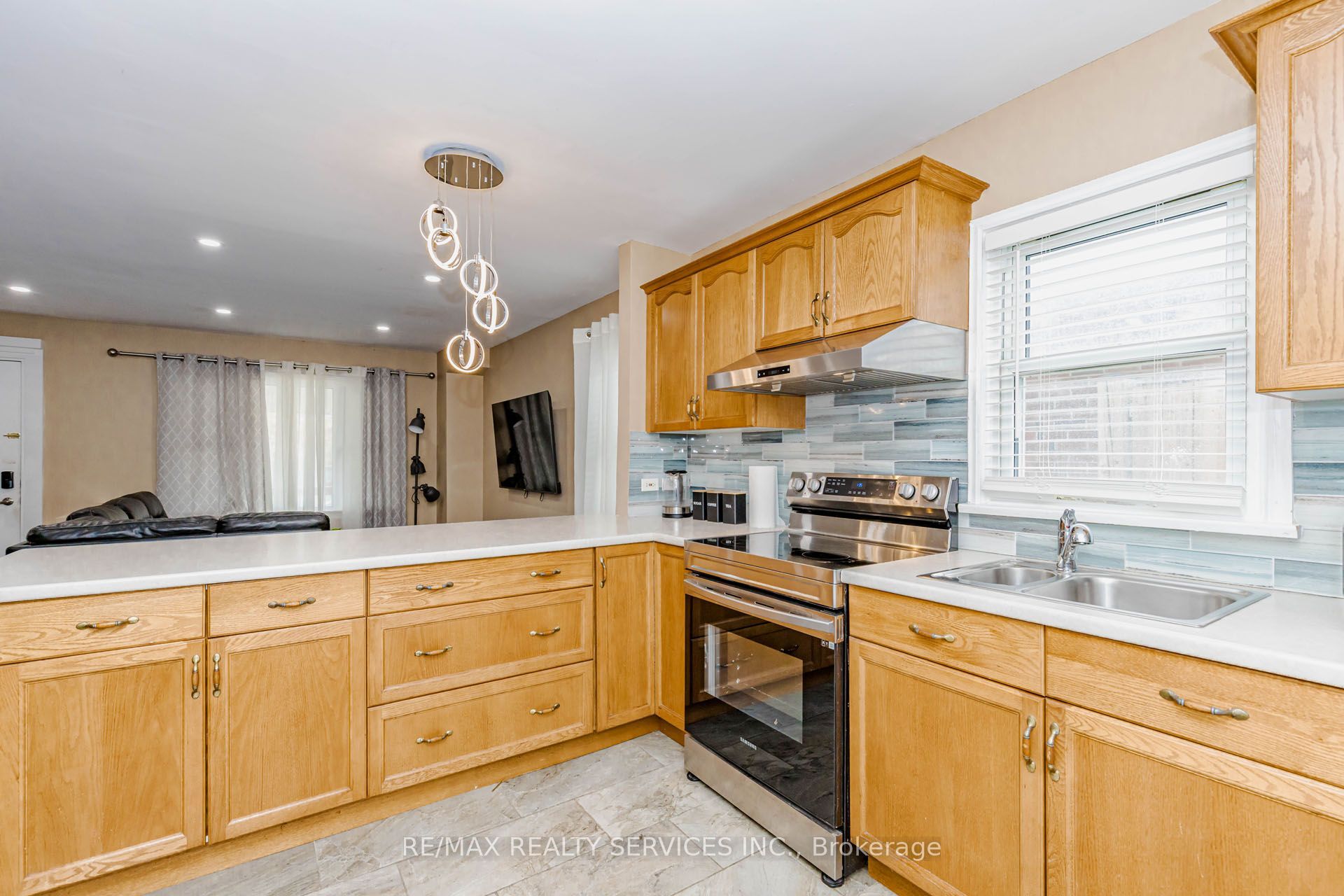 5315 Ontario Avenue Property Photo 9