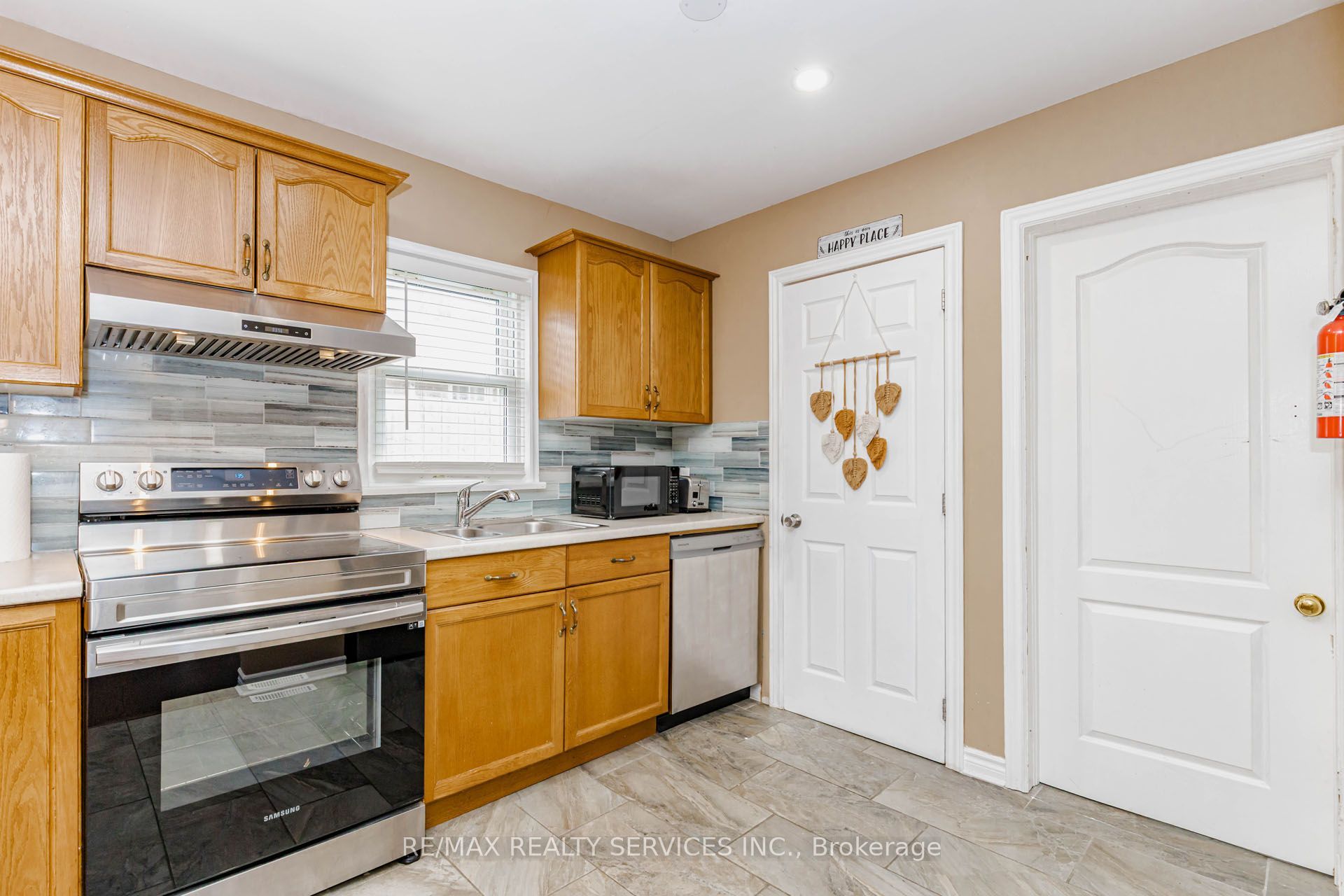 5315 Ontario Avenue Property Photo 10