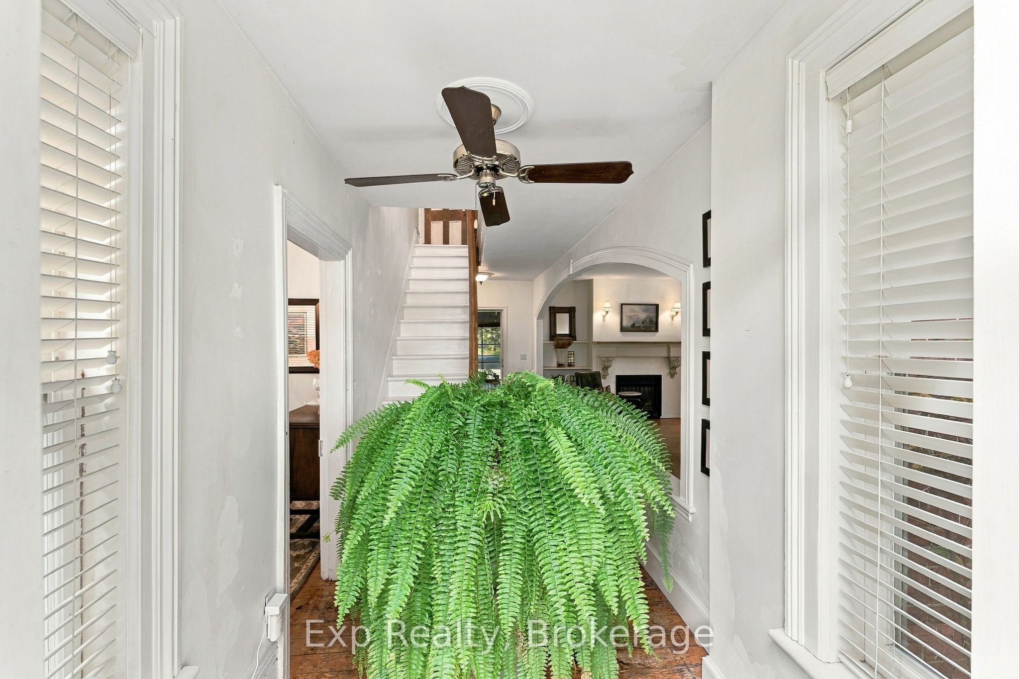 835 Brook Road N Property Photo 8