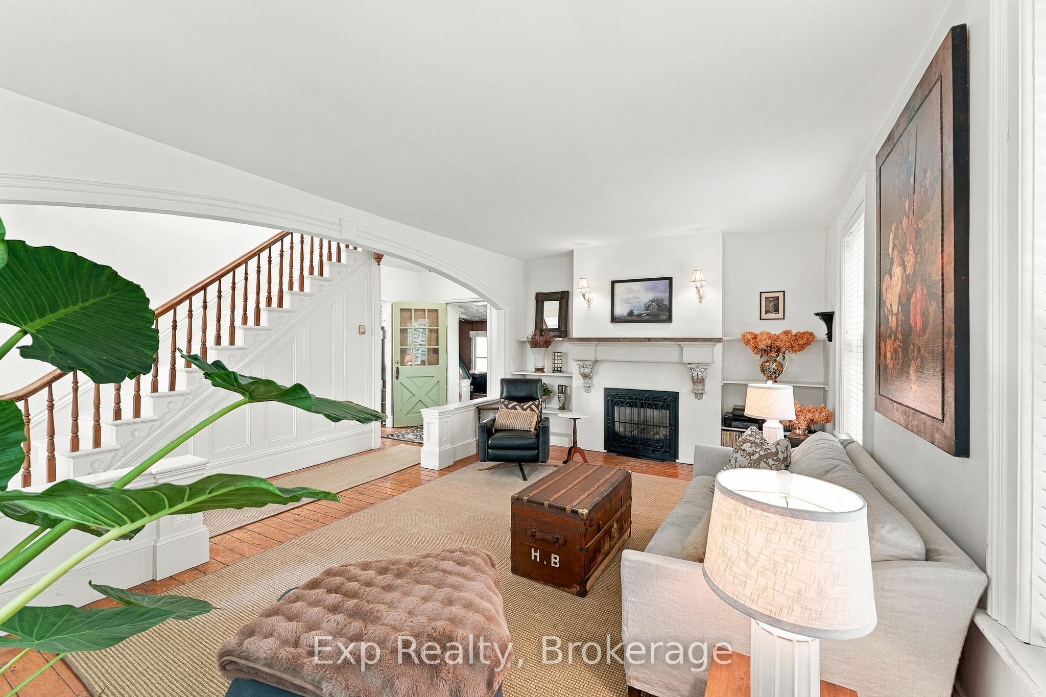 835 Brook Road N Property Photo 12