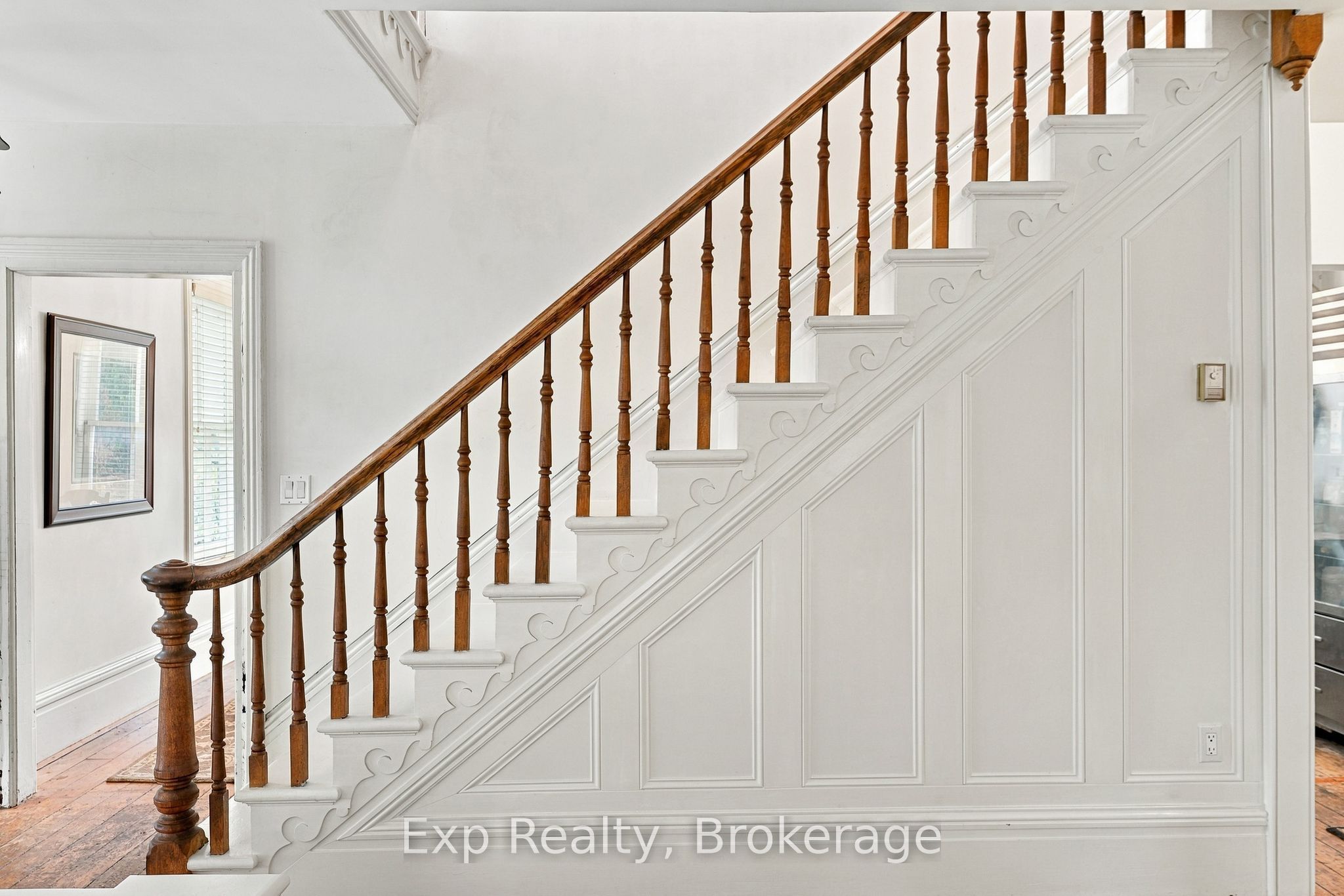 835 Brook Road N Property Photo 20
