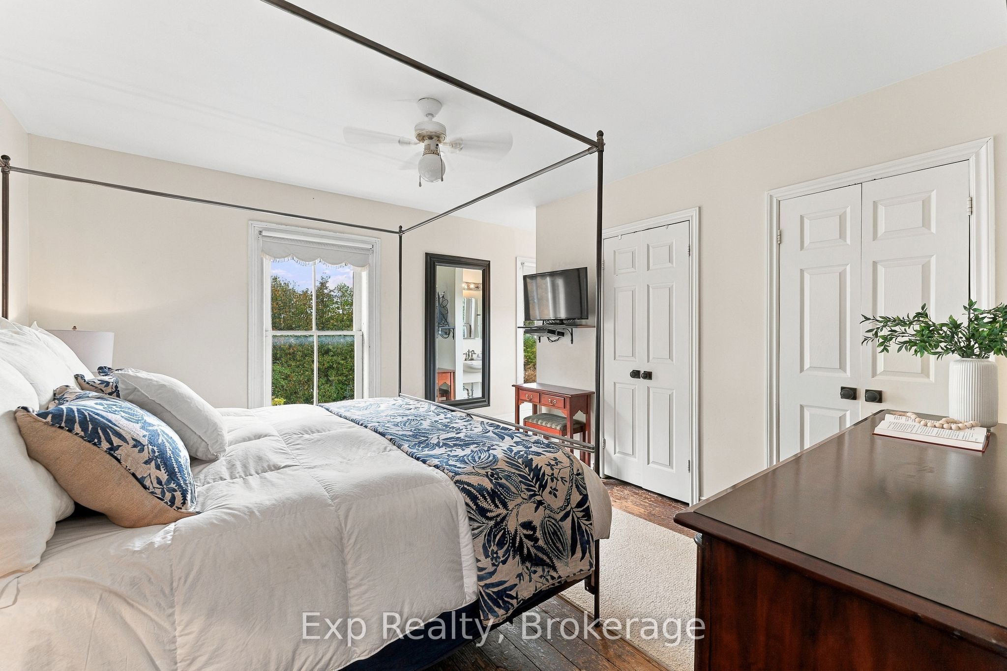835 Brook Road N Property Photo 24