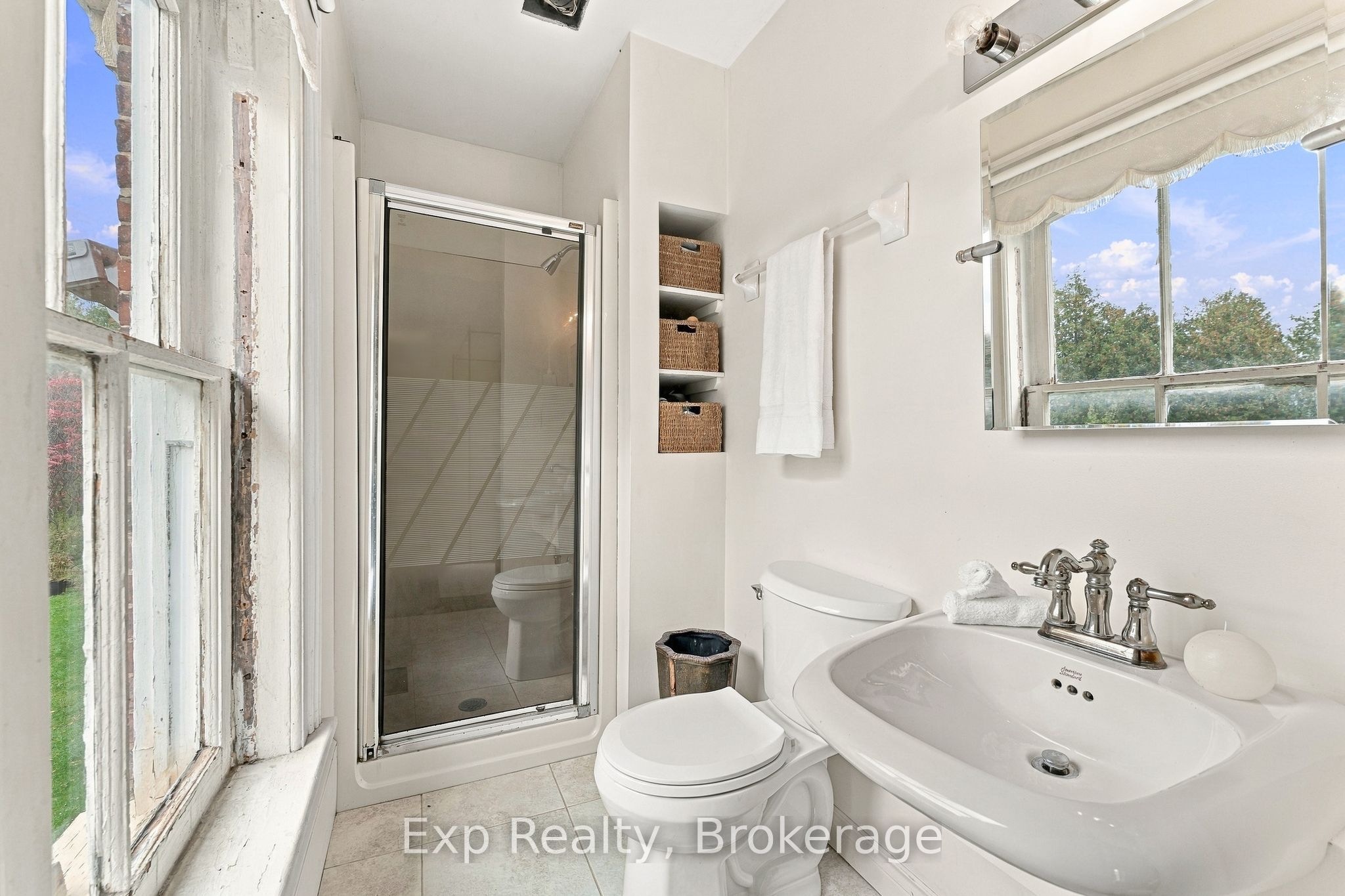 835 Brook Road N Property Photo 26