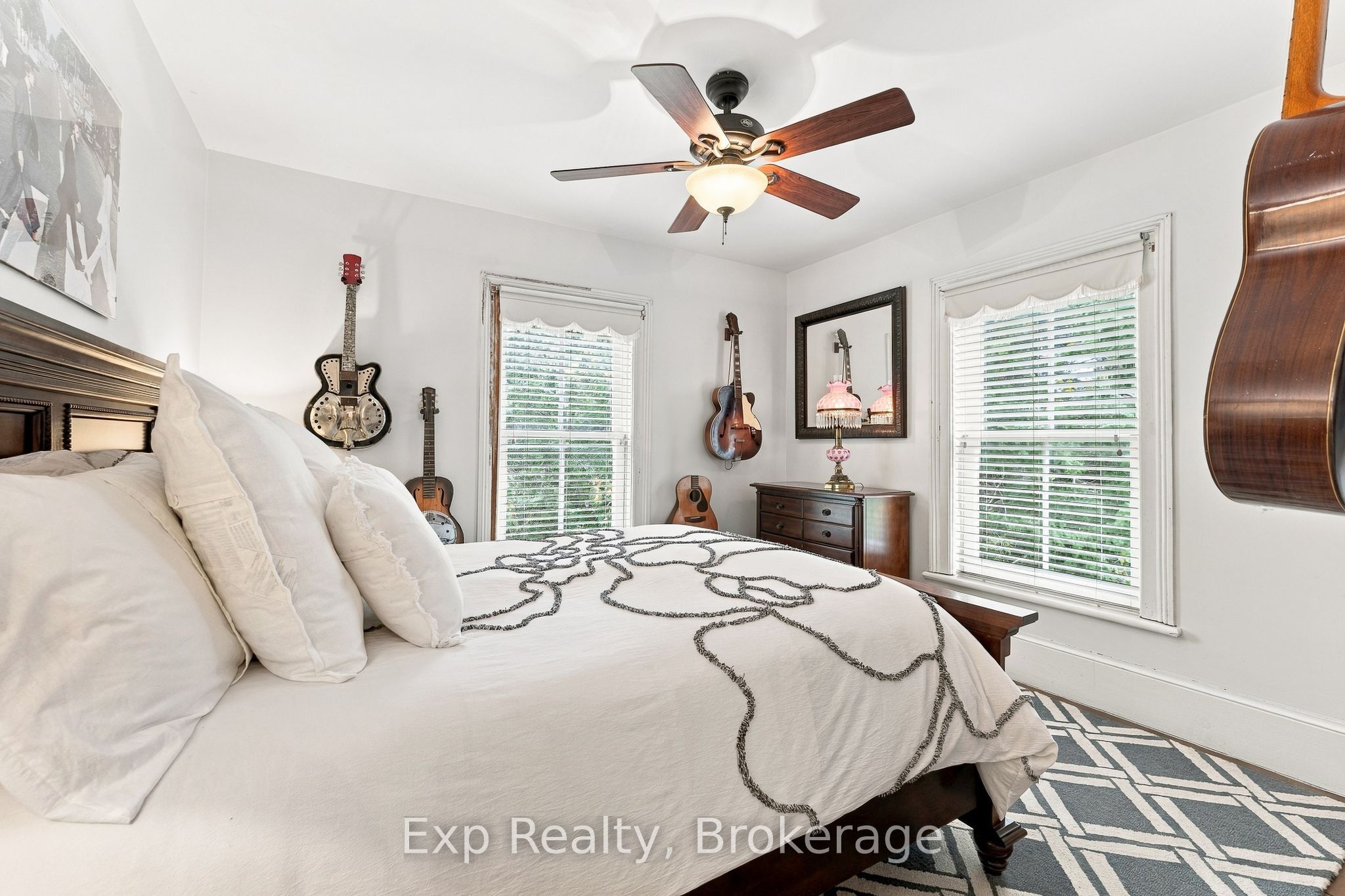 835 Brook Road N Property Photo 27