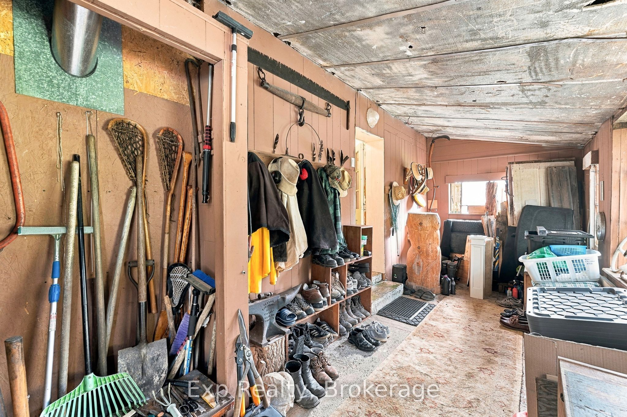 835 Brook Road N Property Photo 33