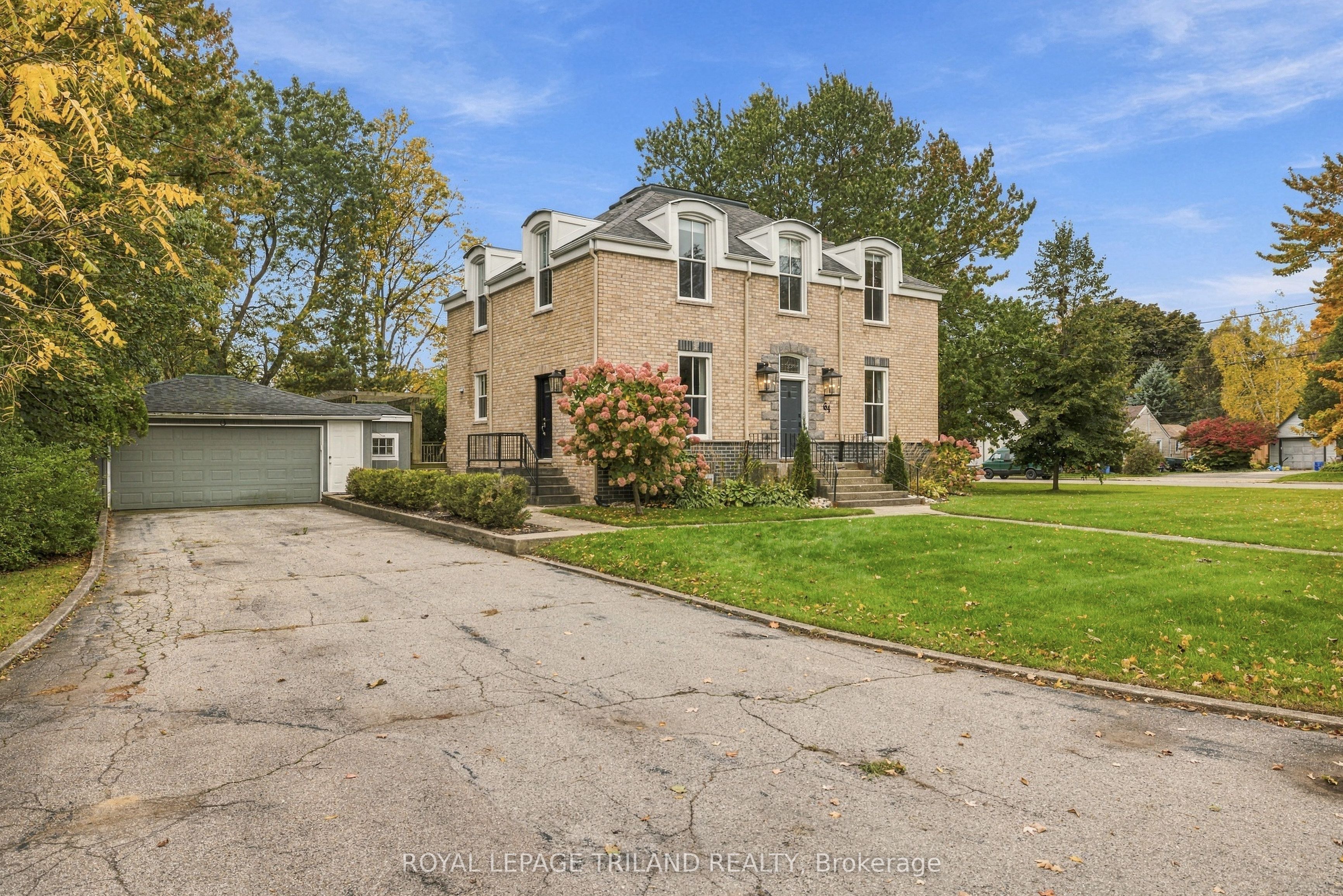 64 South Street W Property Photo 2