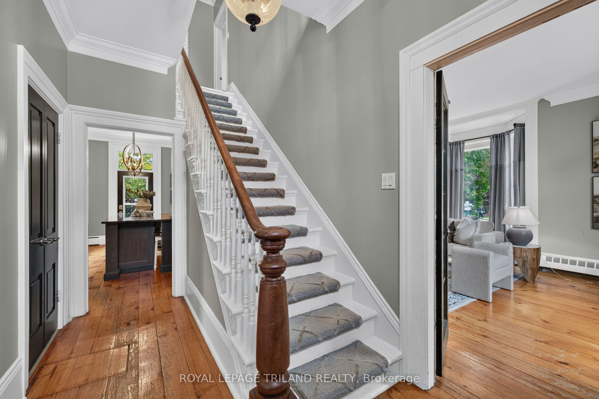 64 South Street W Property Photo 6