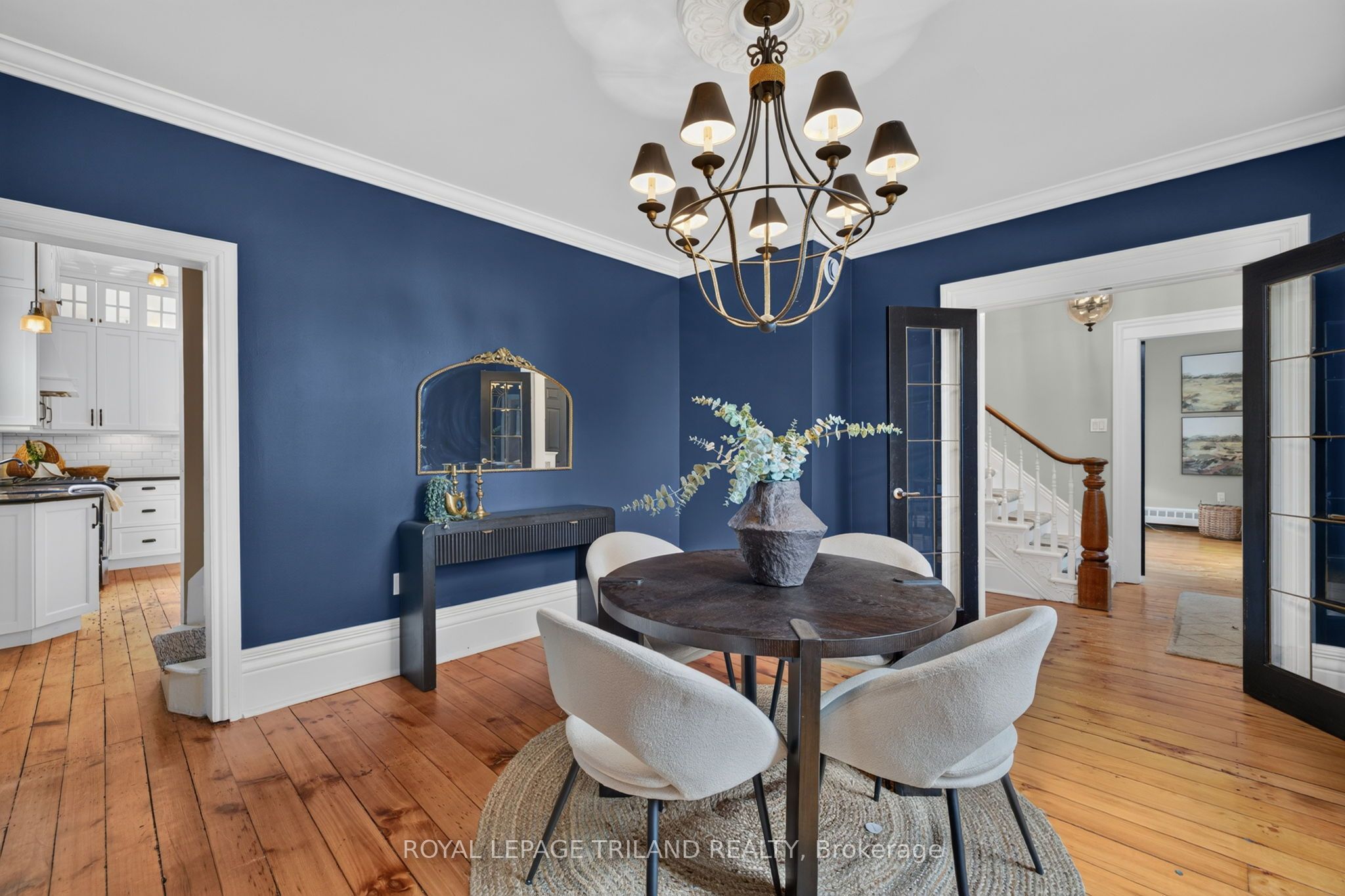 64 South Street W Property Photo 14