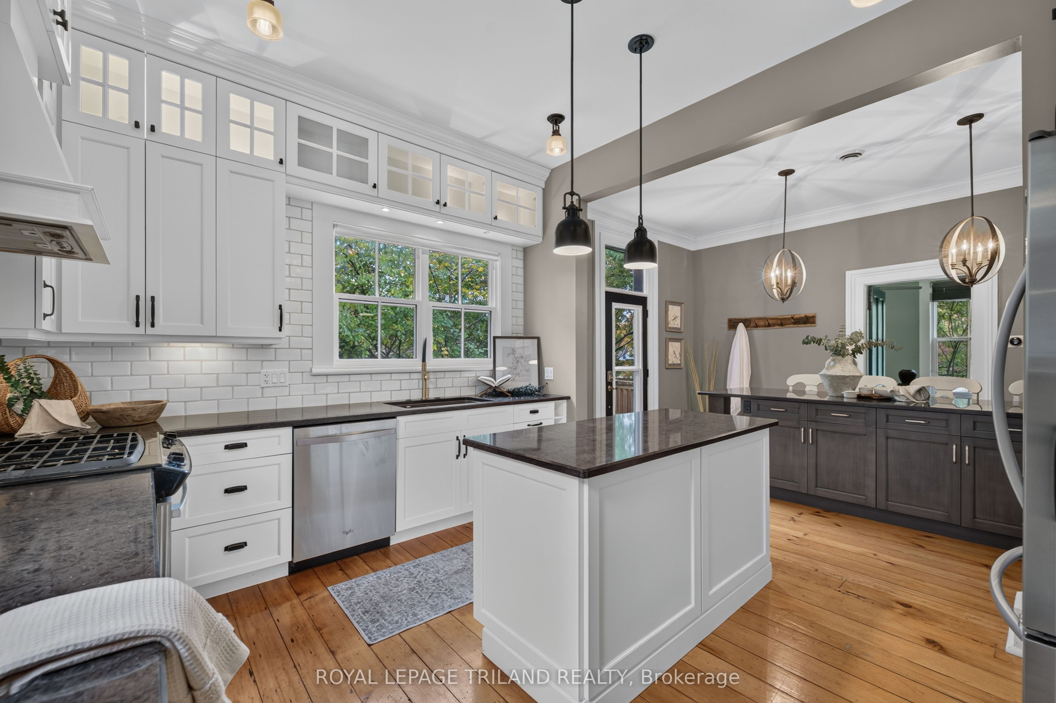 64 South Street W Property Photo 15