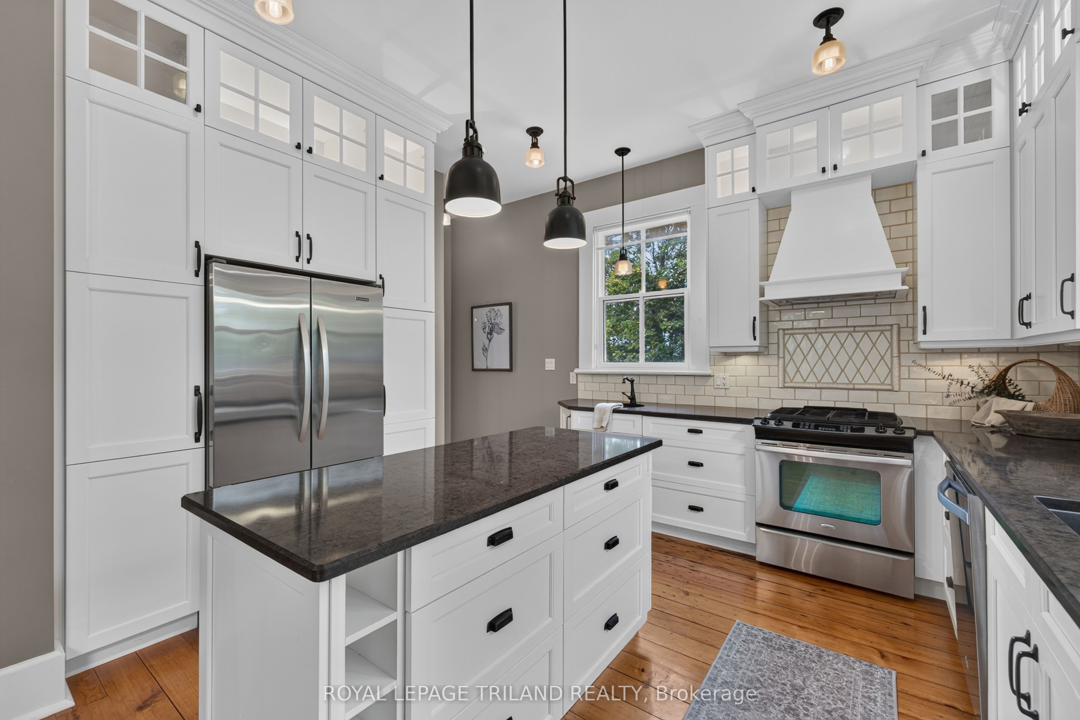 64 South Street W Property Photo 17