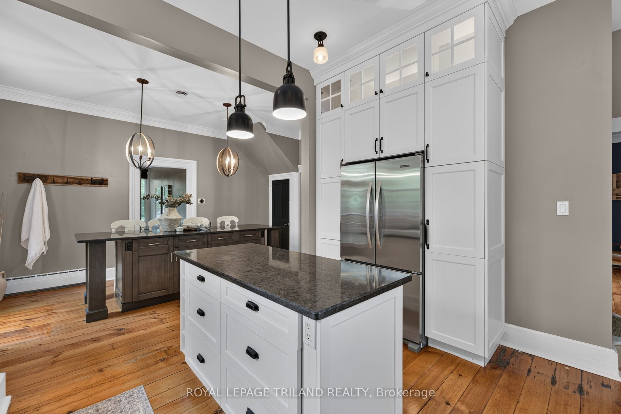 64 South Street W Property Photo 19