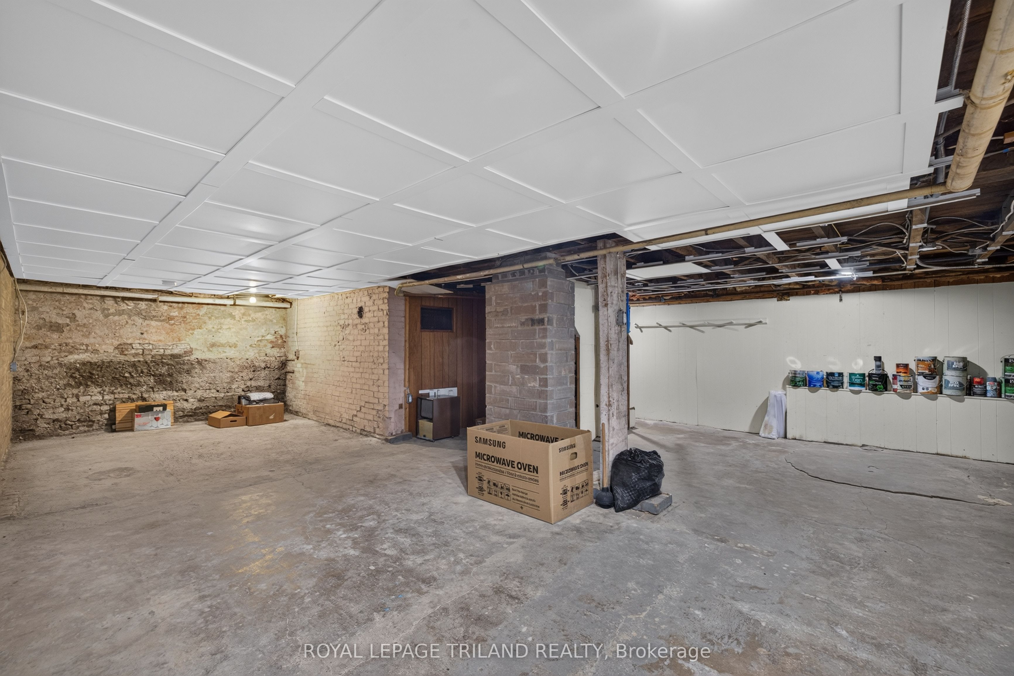 64 South Street W Property Photo 33
