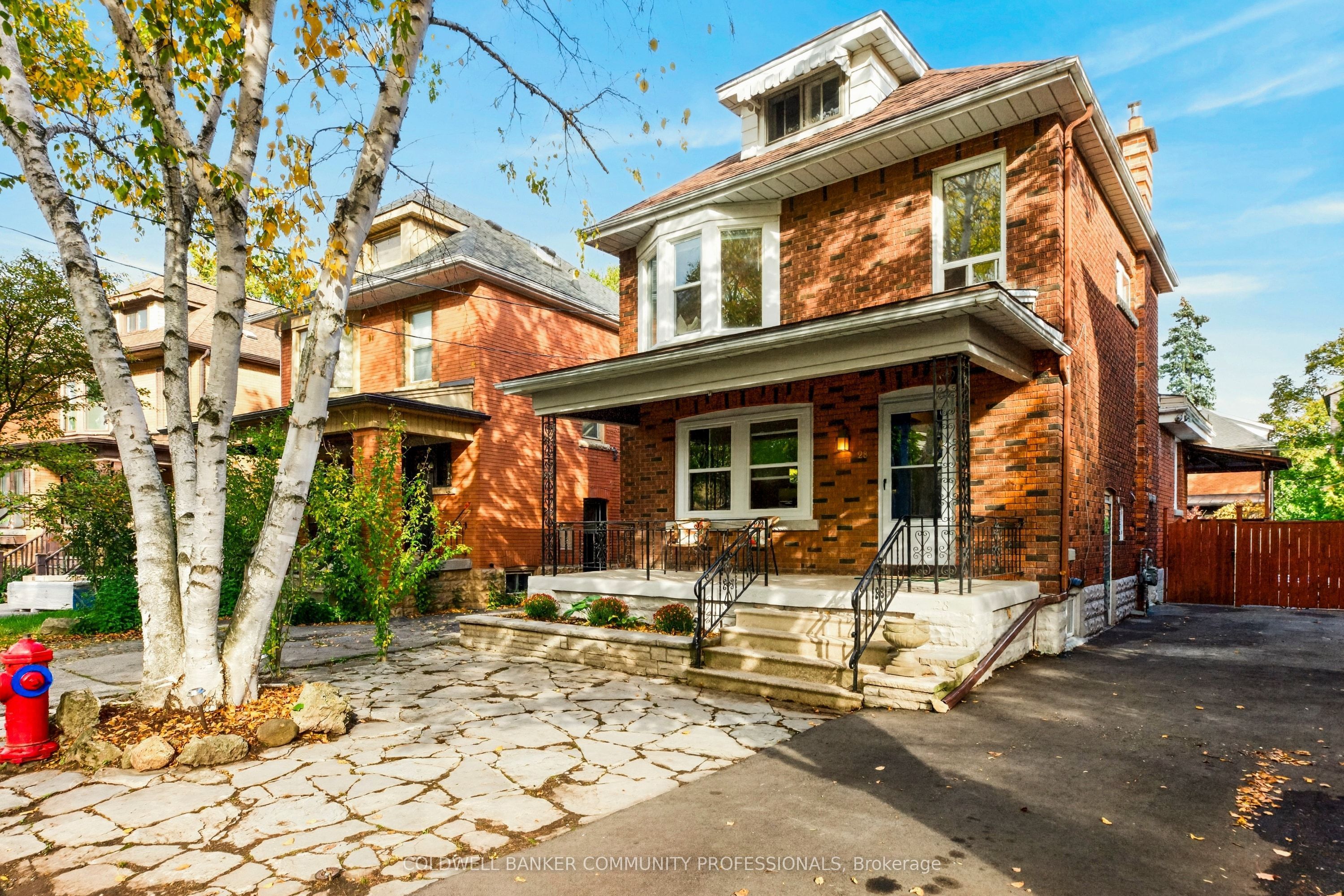 28 North Oval Property Photo 1