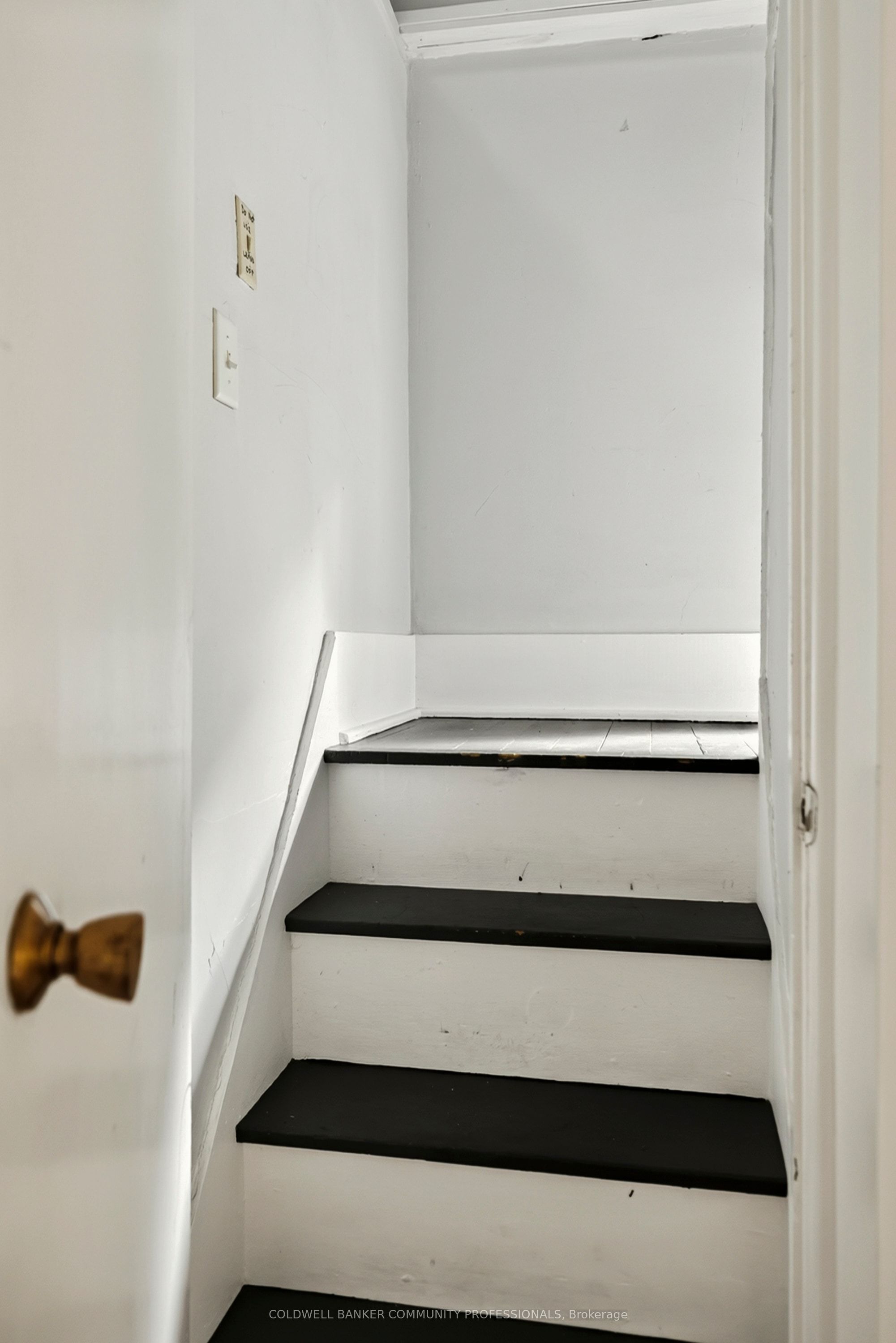 28 North Oval Property Photo 37
