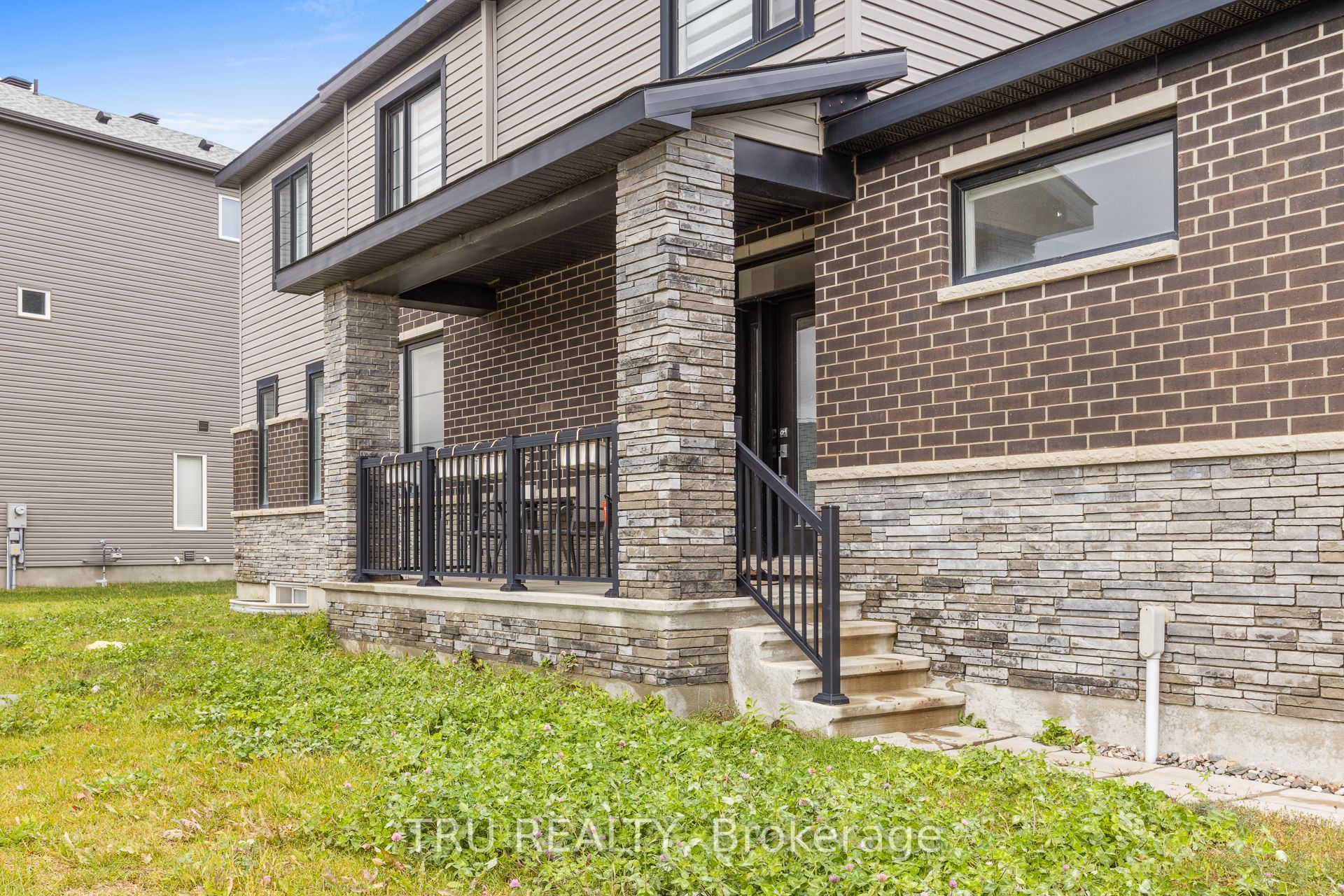 624 Galarneau Way Property Photo 3