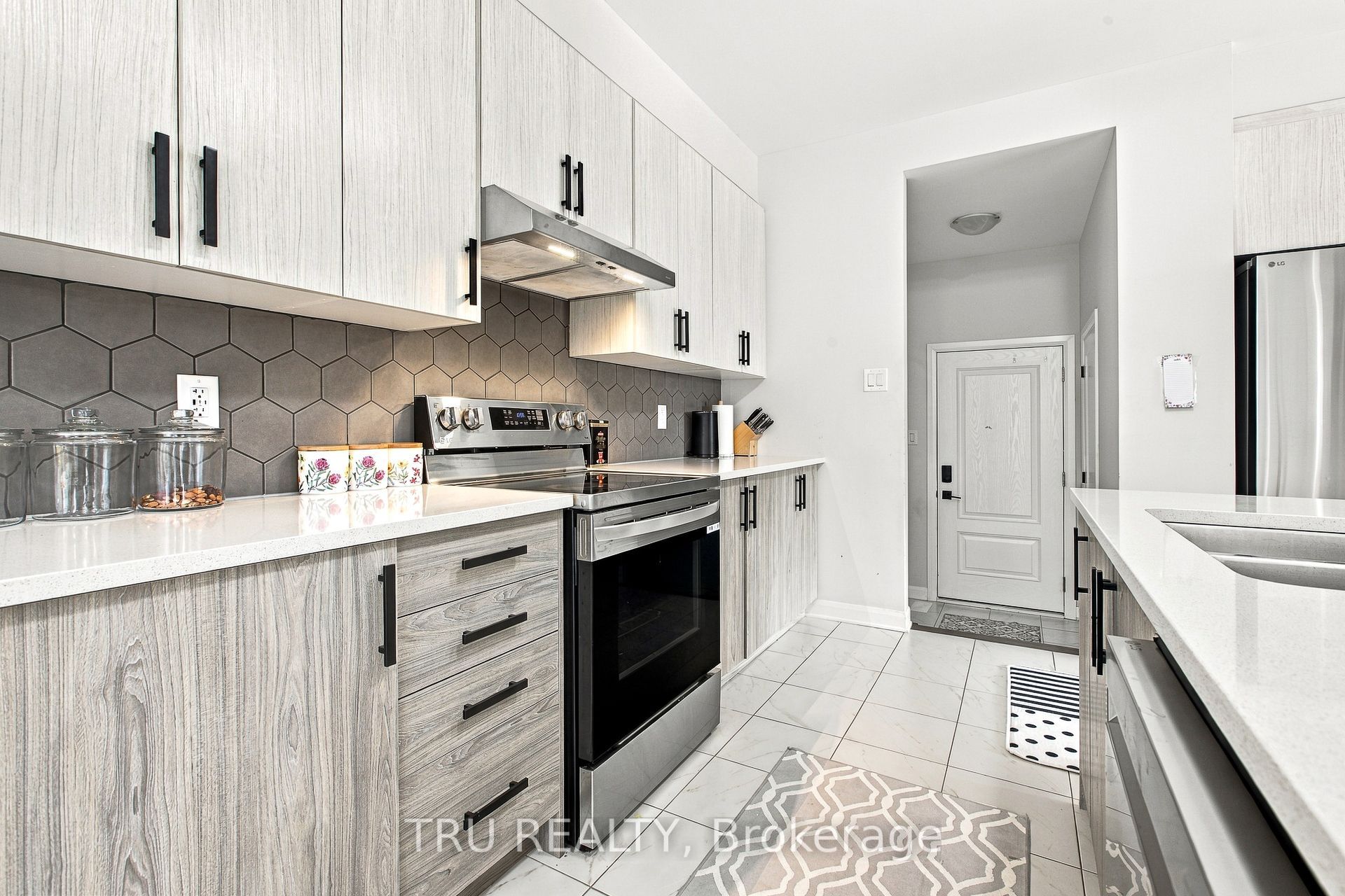 624 Galarneau Way Property Photo 15