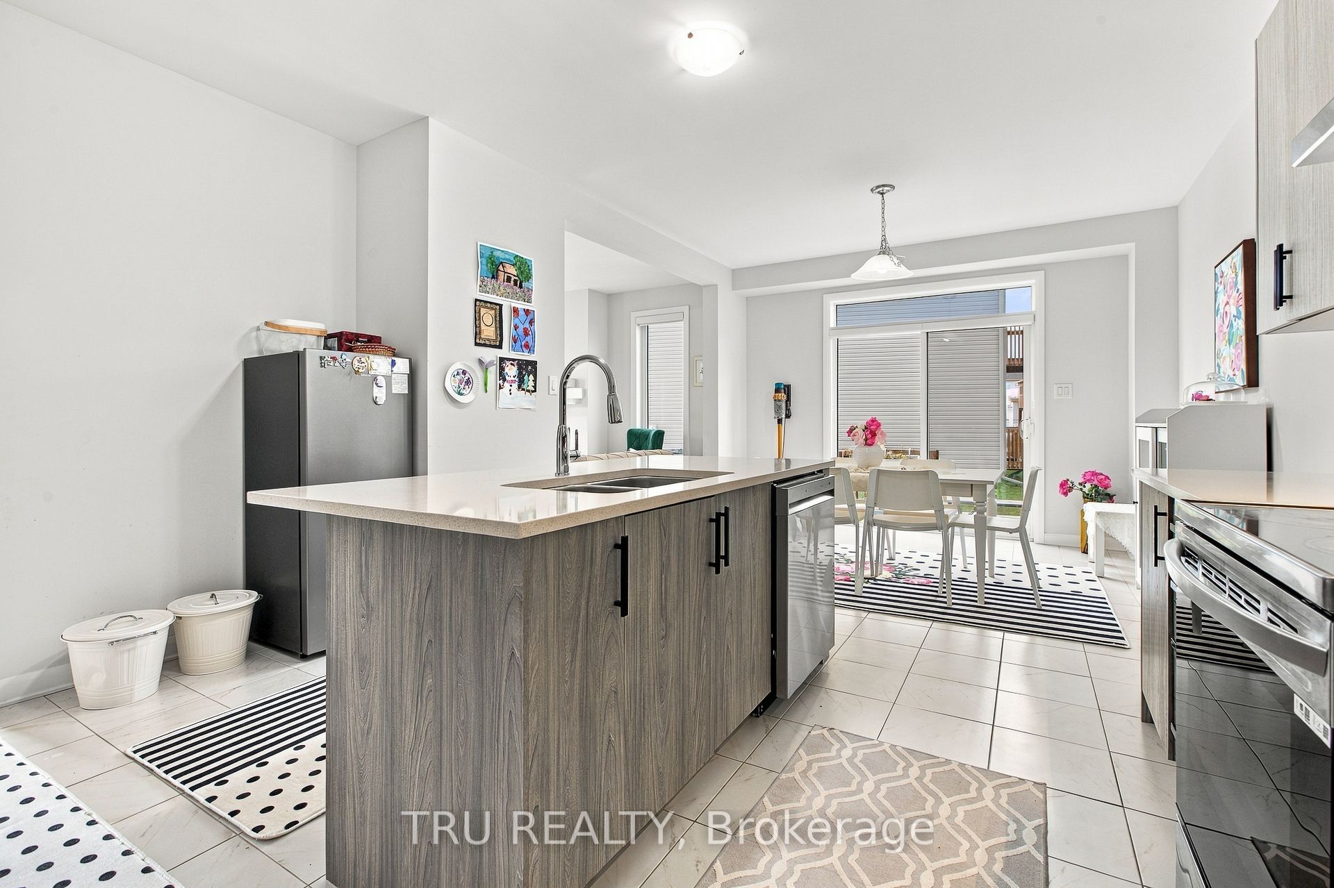 624 Galarneau Way Property Photo 16