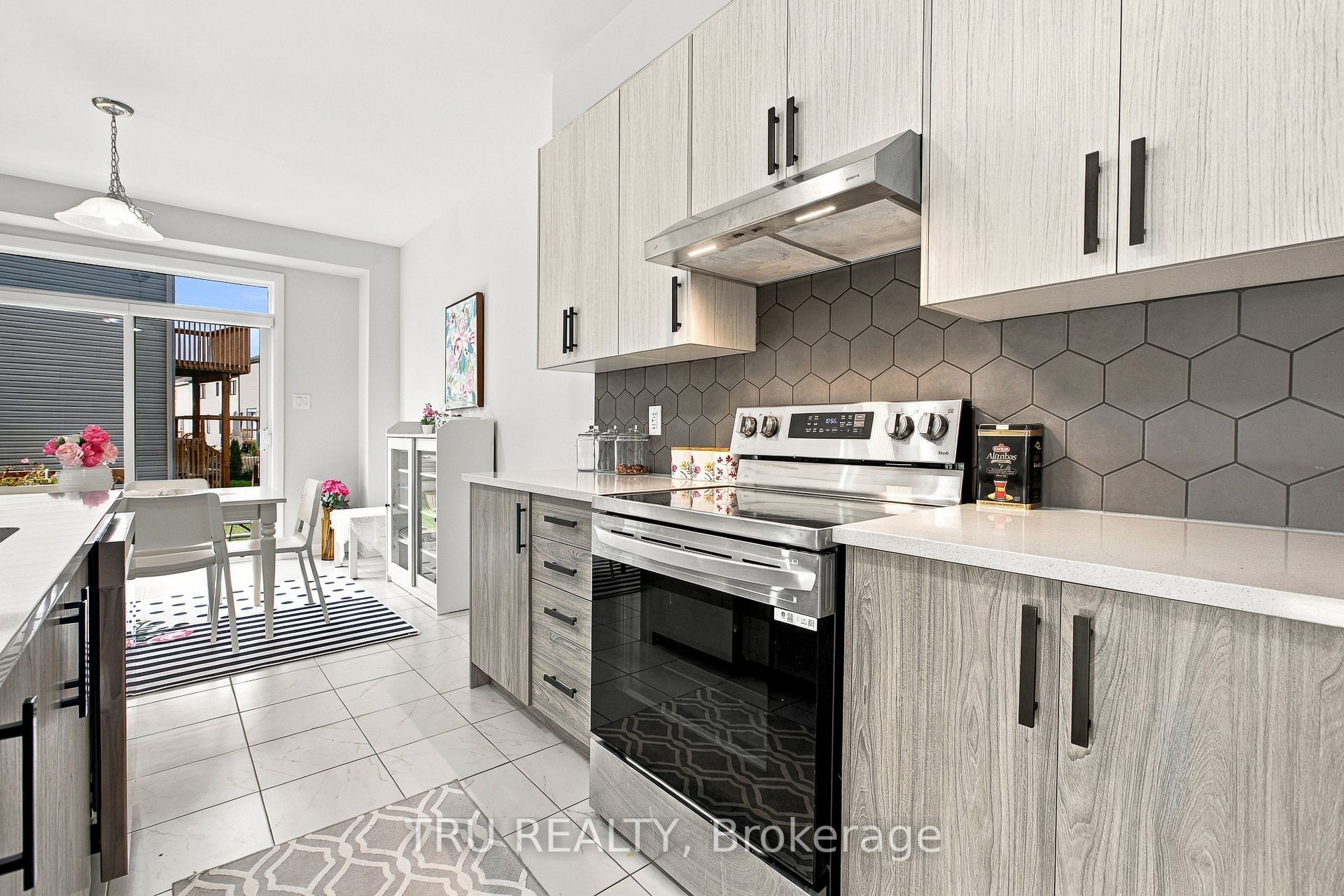 624 Galarneau Way Property Photo 17