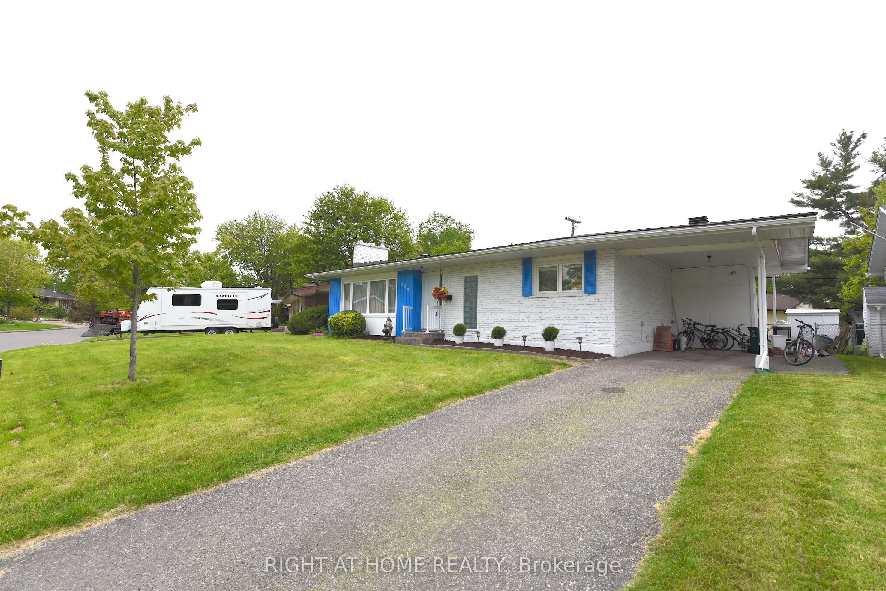 989 GOREN Avenue Property Photo 1