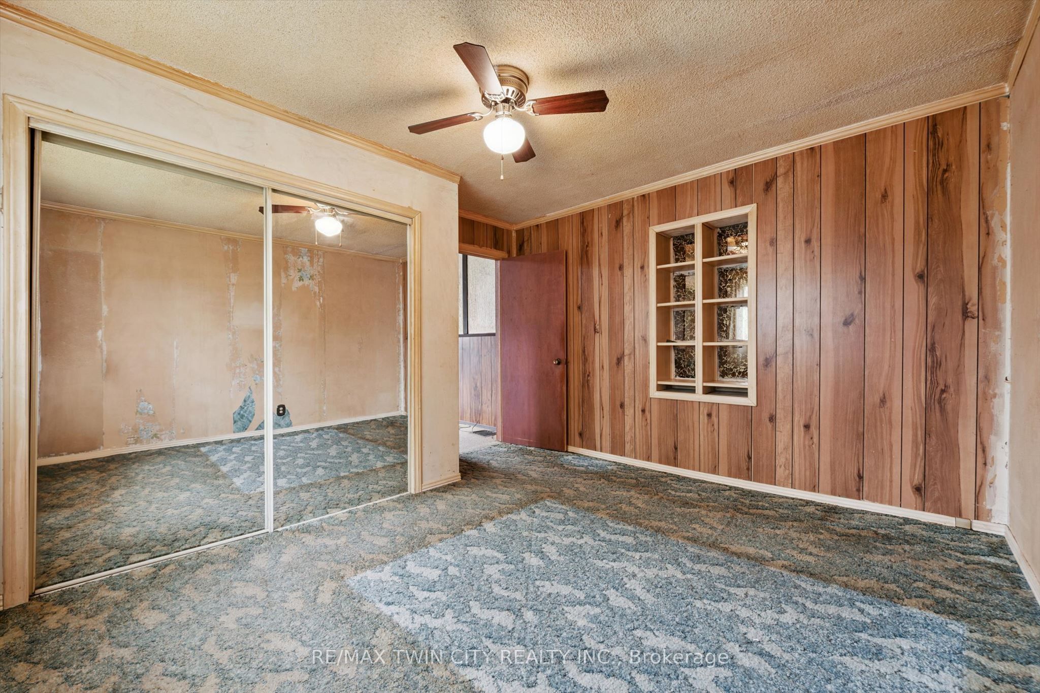 127 Spadina Road E Property Photo 12