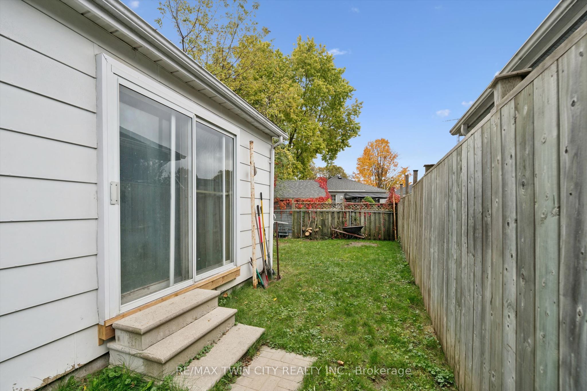 127 Spadina Road E Property Photo 22