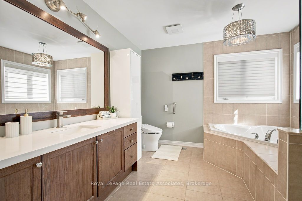 34 Humphrey Street Property Photo 39