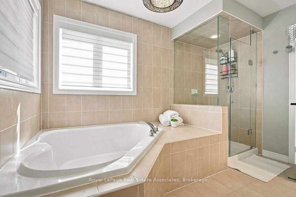 34 Humphrey Street Property Photo 40