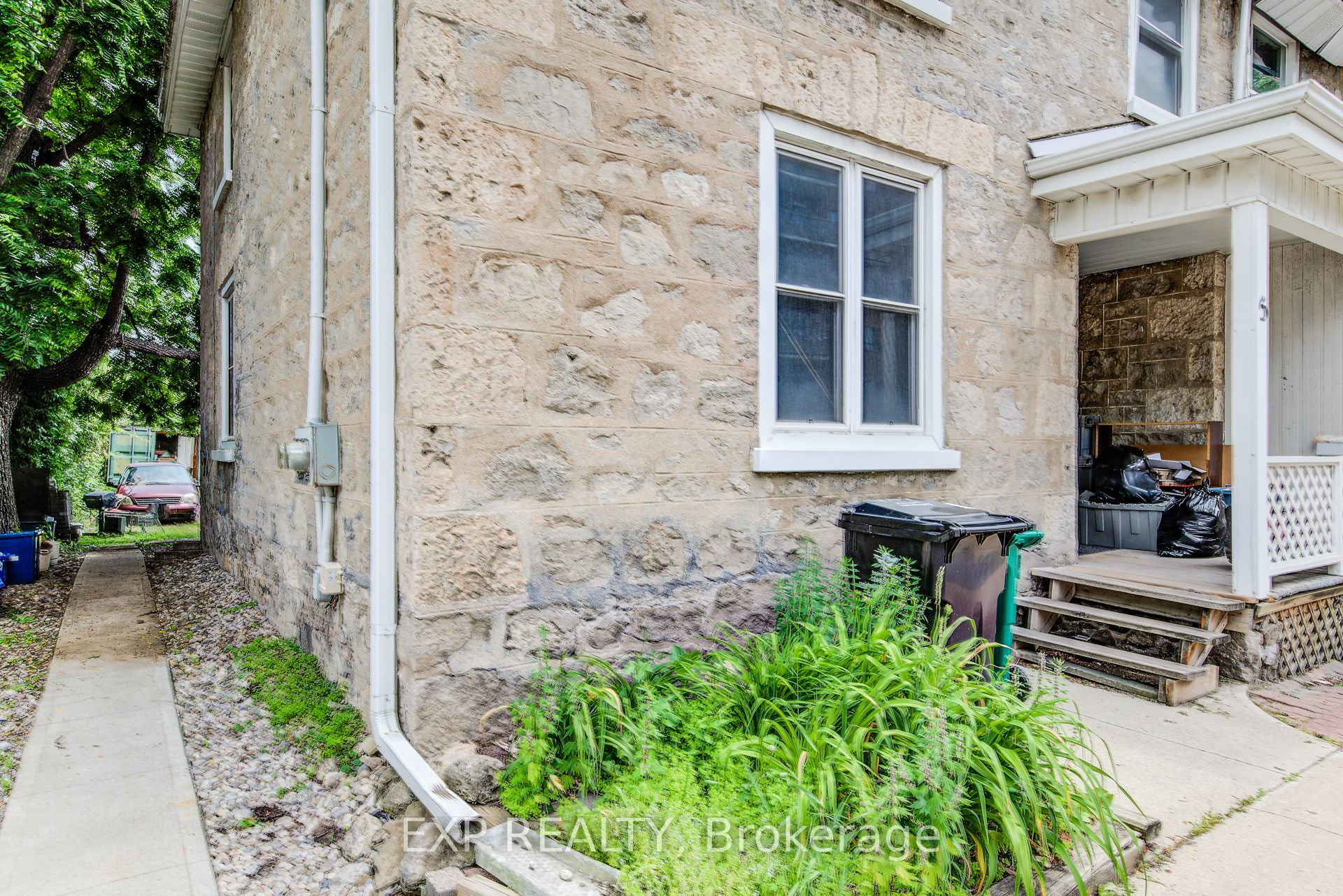 5 George Street S Property Photo 6