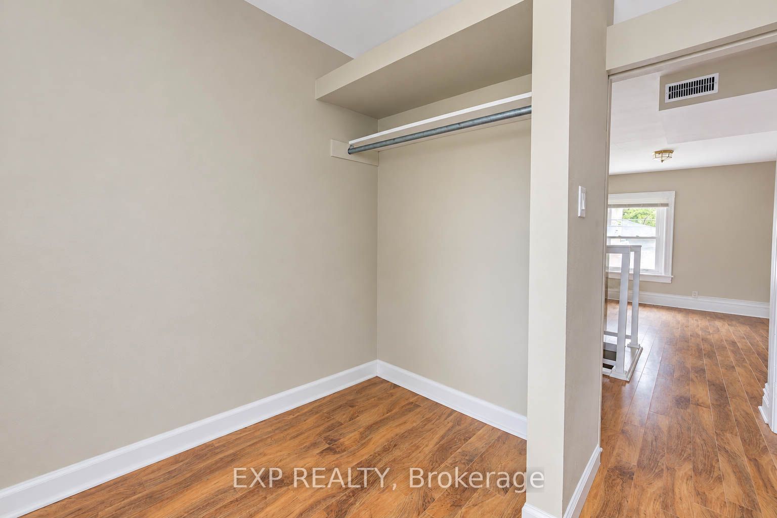5 George Street S Property Photo 10