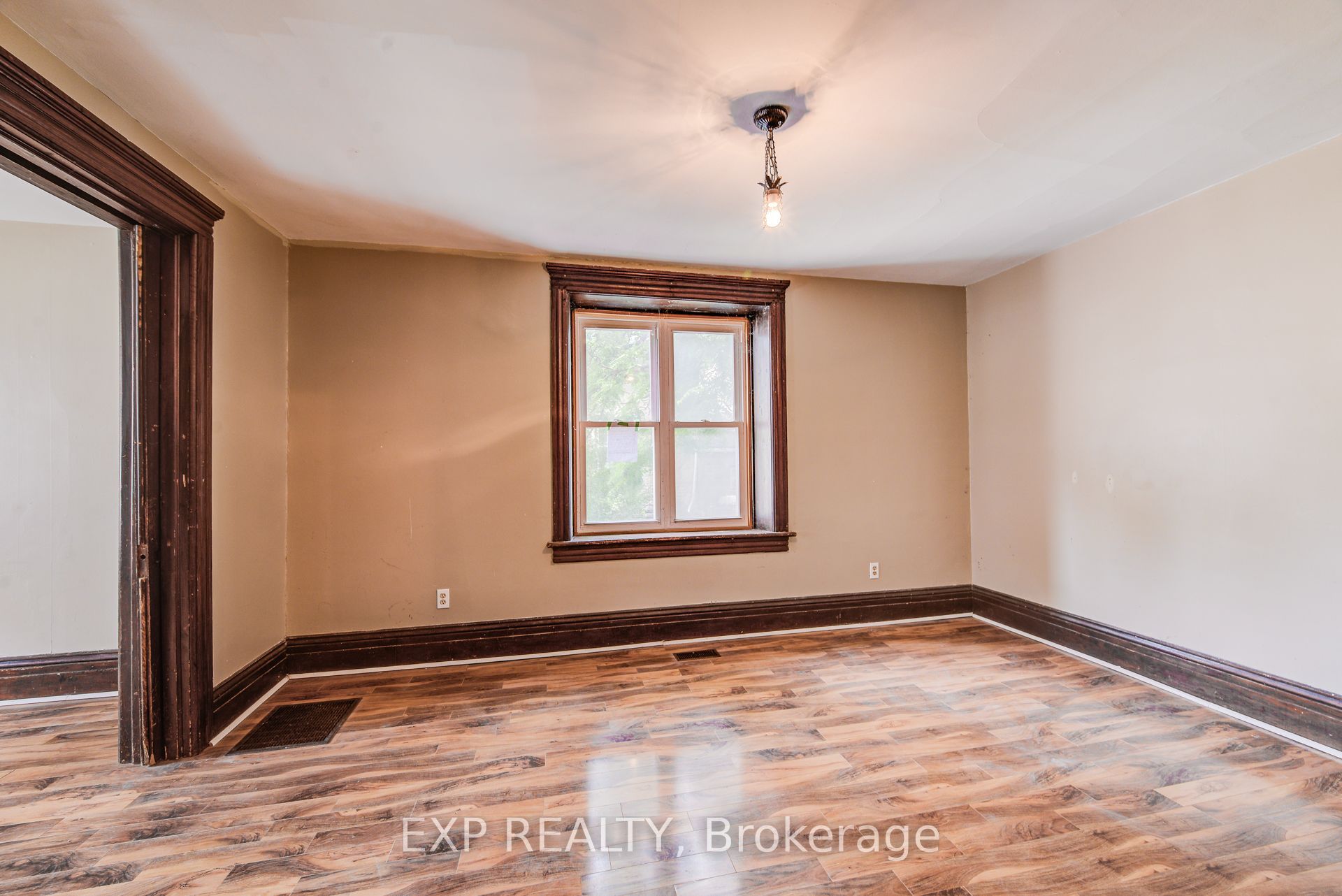 5 George Street S Property Photo 19