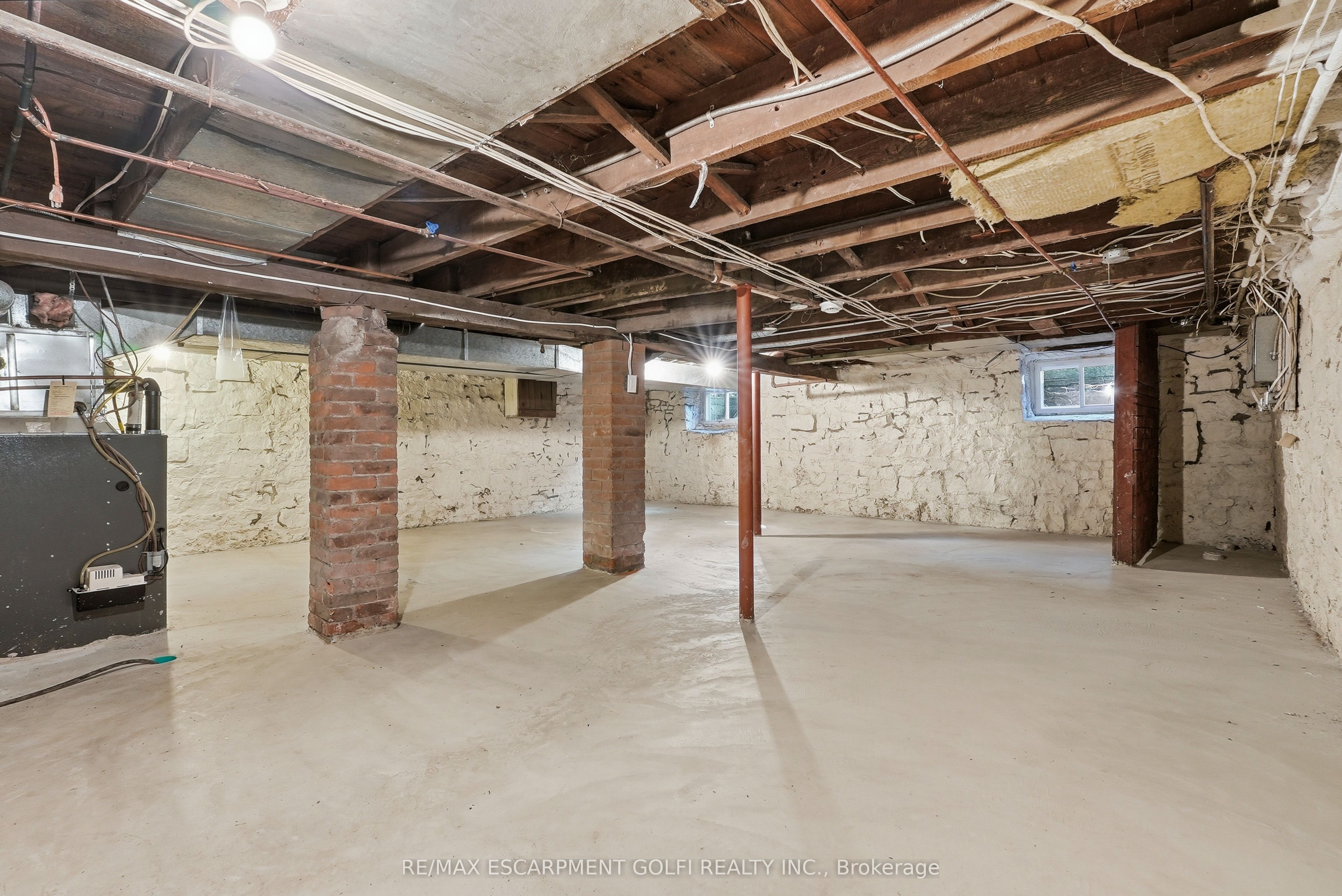 198 Duke Street Property Photo 27