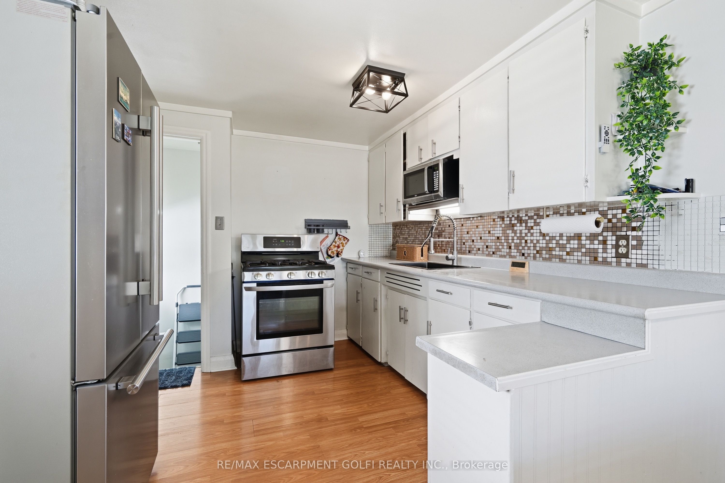58 Harold Avenue Property Photo 4