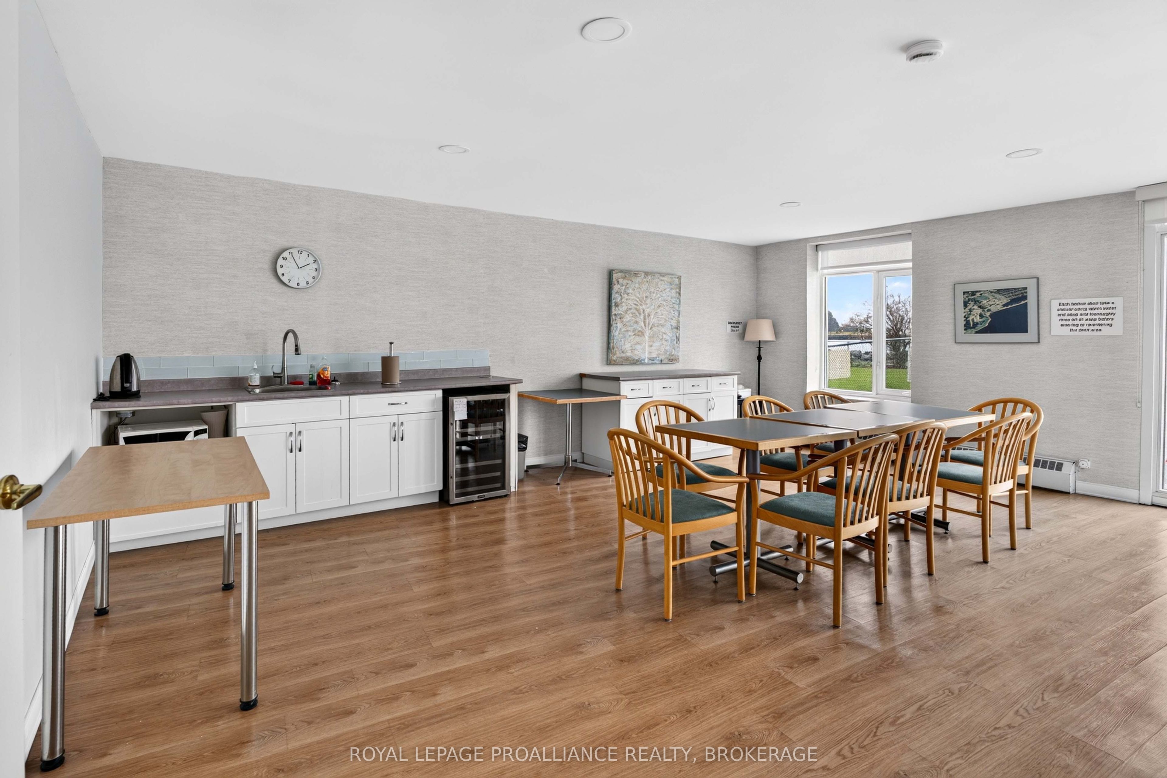 1 Mowat Avenue 403 Property Photo 8