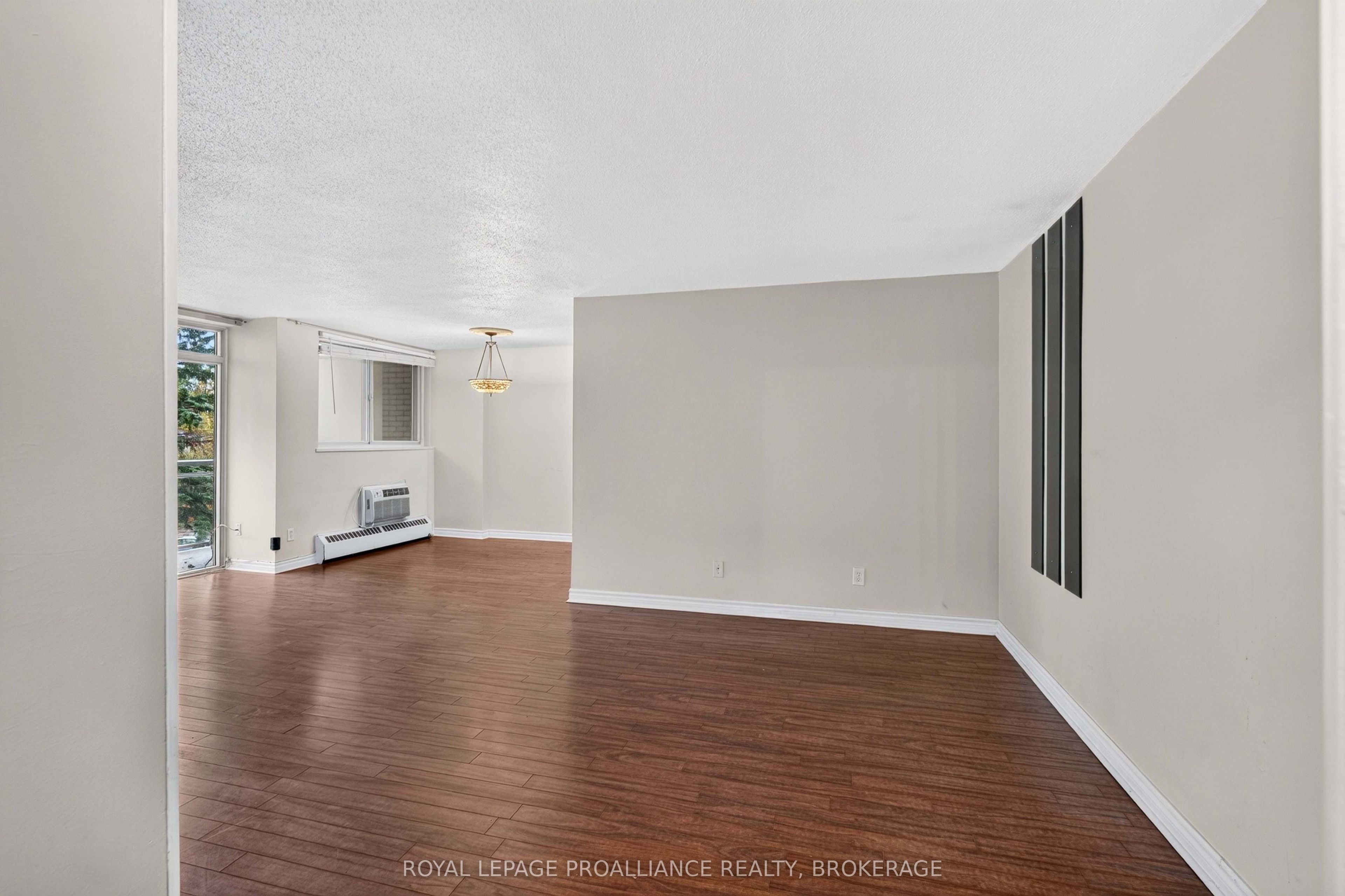 1 Mowat Avenue 403 Property Photo 12
